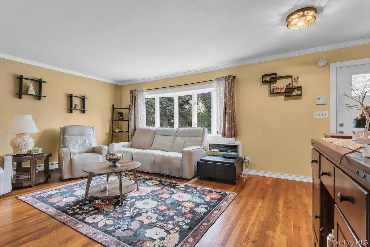 8 Summit Drive, Oyster Bay, NY, 4 Bedrooms Bedrooms, 7 Rooms Rooms,2 BathroomsBathrooms,Residential,For Rent,Summit,0,1051448 8 Summit Drive, Oyster Bay, NY, 4 Bedrooms Bedrooms, 7 Rooms Rooms,2 BathroomsBathrooms,Residential,For Rent,Summit,0,1051448