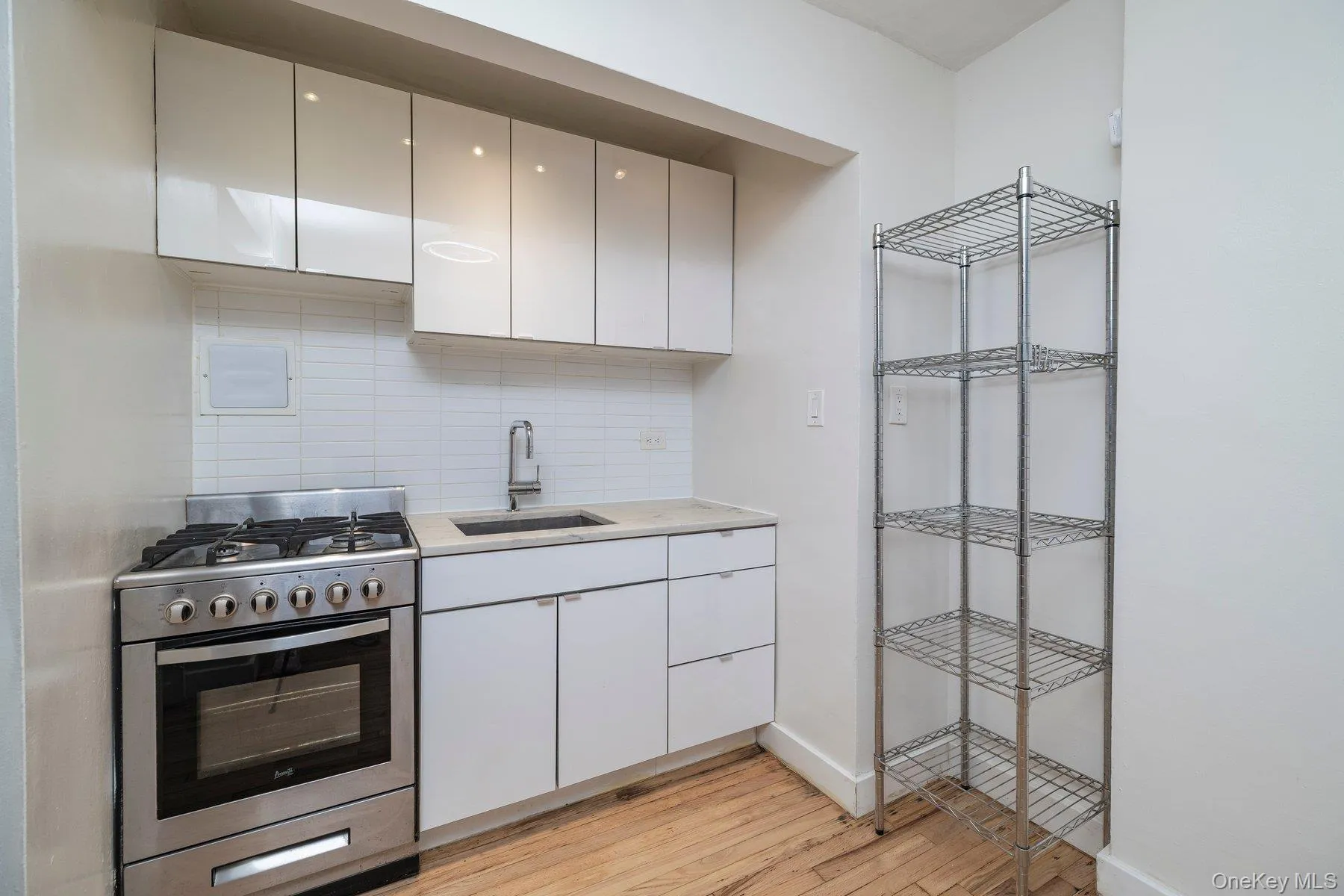 4601 39th Avenue, New York, NY, 2 Rooms Rooms,1 BathroomBathrooms,Residential,For Rent,39th,0,1051450 4601 39th Avenue, New York, NY, 2 Rooms Rooms,1 BathroomBathrooms,Residential,For Rent,39th,0,1051450