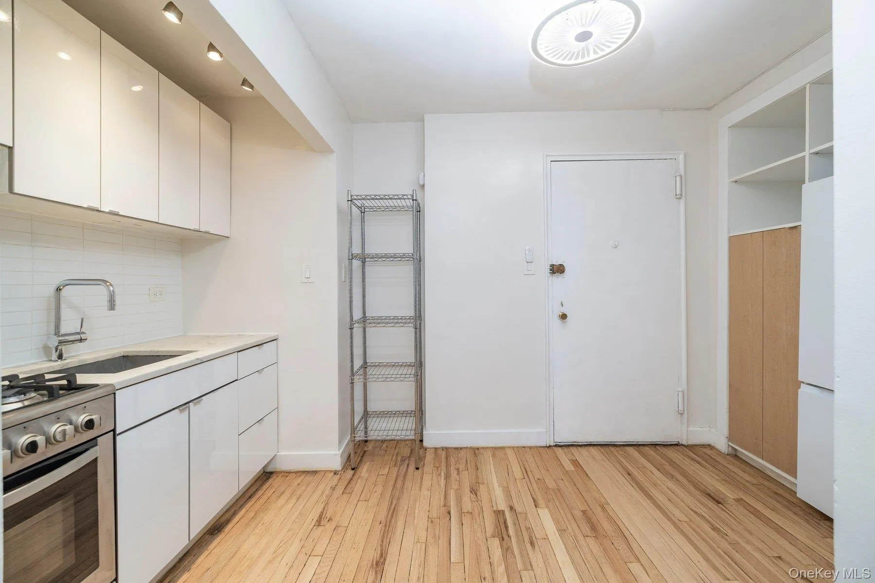 4601 39th Avenue, New York, NY, 2 Rooms Rooms,1 BathroomBathrooms,Residential,For Rent,39th,0,1051450 4601 39th Avenue, New York, NY, 2 Rooms Rooms,1 BathroomBathrooms,Residential,For Rent,39th,0,1051450
