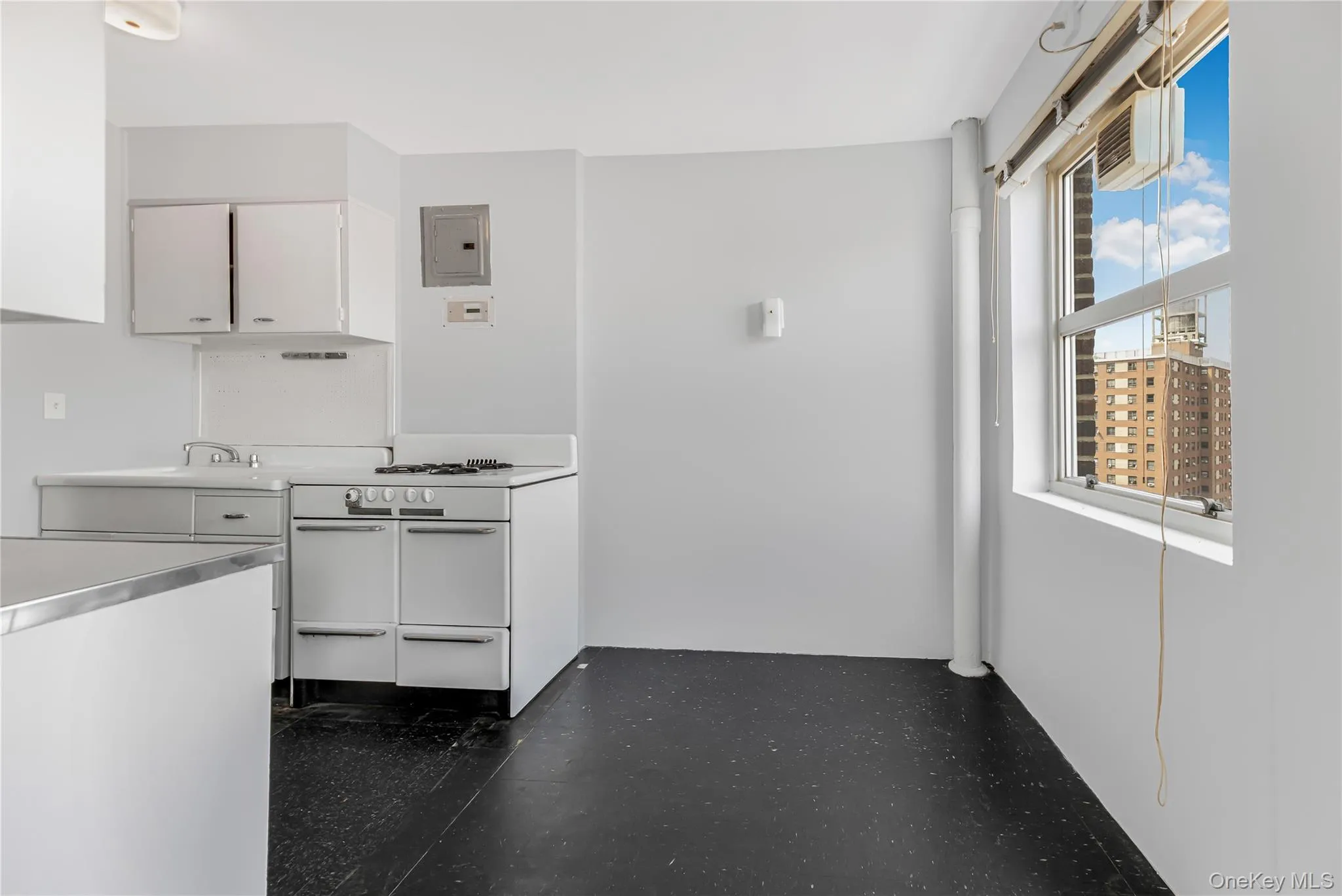 80 La Salle Street, New York, NY, 1 Bedroom Bedrooms, 4 Rooms Rooms,1 BathroomBathrooms,Residential,For Rent,La Salle,0,1051453 80 La Salle Street, New York, NY, 1 Bedroom Bedrooms, 4 Rooms Rooms,1 BathroomBathrooms,Residential,For Rent,La Salle,0,1051453