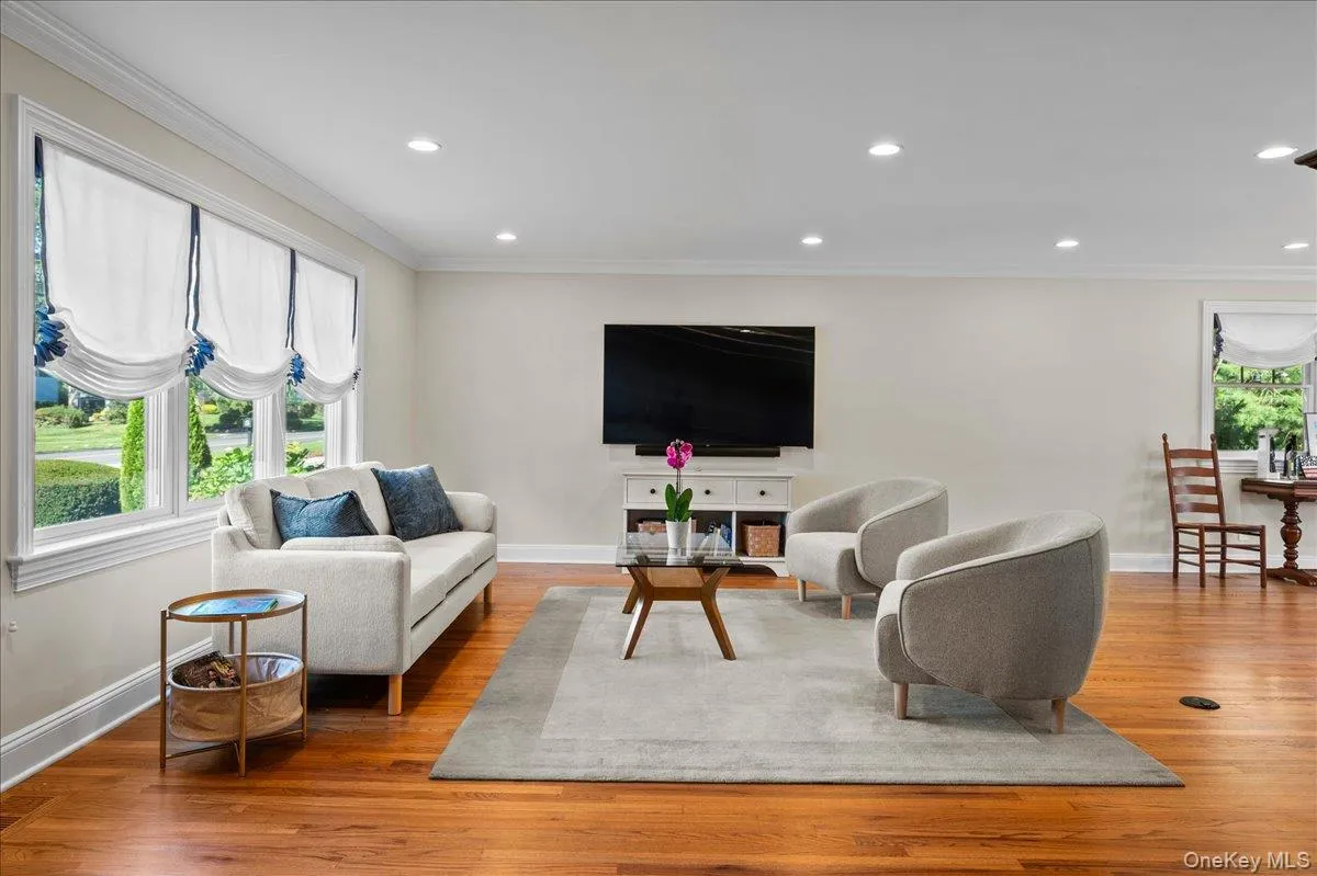 299 Stratton Road, New Rochelle, NY, 4 Bedrooms Bedrooms, 9 Rooms Rooms,3 BathroomsBathrooms,Residential,For Rent,Stratton,0,1051455 299 Stratton Road, New Rochelle, NY, 4 Bedrooms Bedrooms, 9 Rooms Rooms,3 BathroomsBathrooms,Residential,For Rent,Stratton,0,1051455