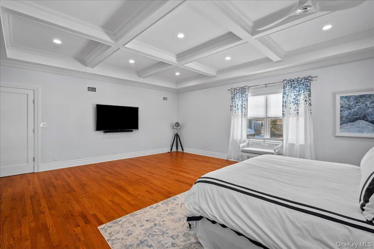 299 Stratton Road, New Rochelle, NY, 4 Bedrooms Bedrooms, 9 Rooms Rooms,3 BathroomsBathrooms,Residential,For Rent,Stratton,0,1051455 299 Stratton Road, New Rochelle, NY, 4 Bedrooms Bedrooms, 9 Rooms Rooms,3 BathroomsBathrooms,Residential,For Rent,Stratton,0,1051455