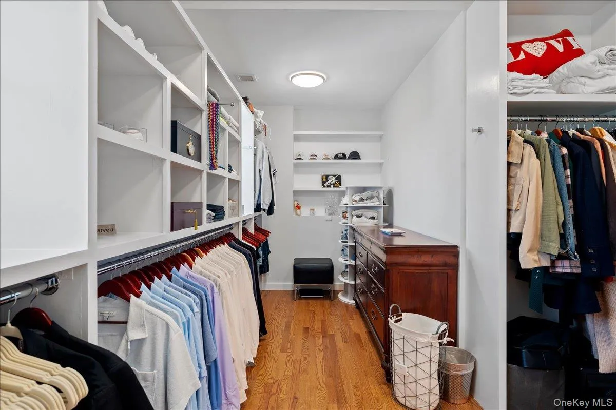 299 Stratton Road, New Rochelle, NY, 4 Bedrooms Bedrooms, 9 Rooms Rooms,3 BathroomsBathrooms,Residential,For Rent,Stratton,0,1051455 299 Stratton Road, New Rochelle, NY, 4 Bedrooms Bedrooms, 9 Rooms Rooms,3 BathroomsBathrooms,Residential,For Rent,Stratton,0,1051455