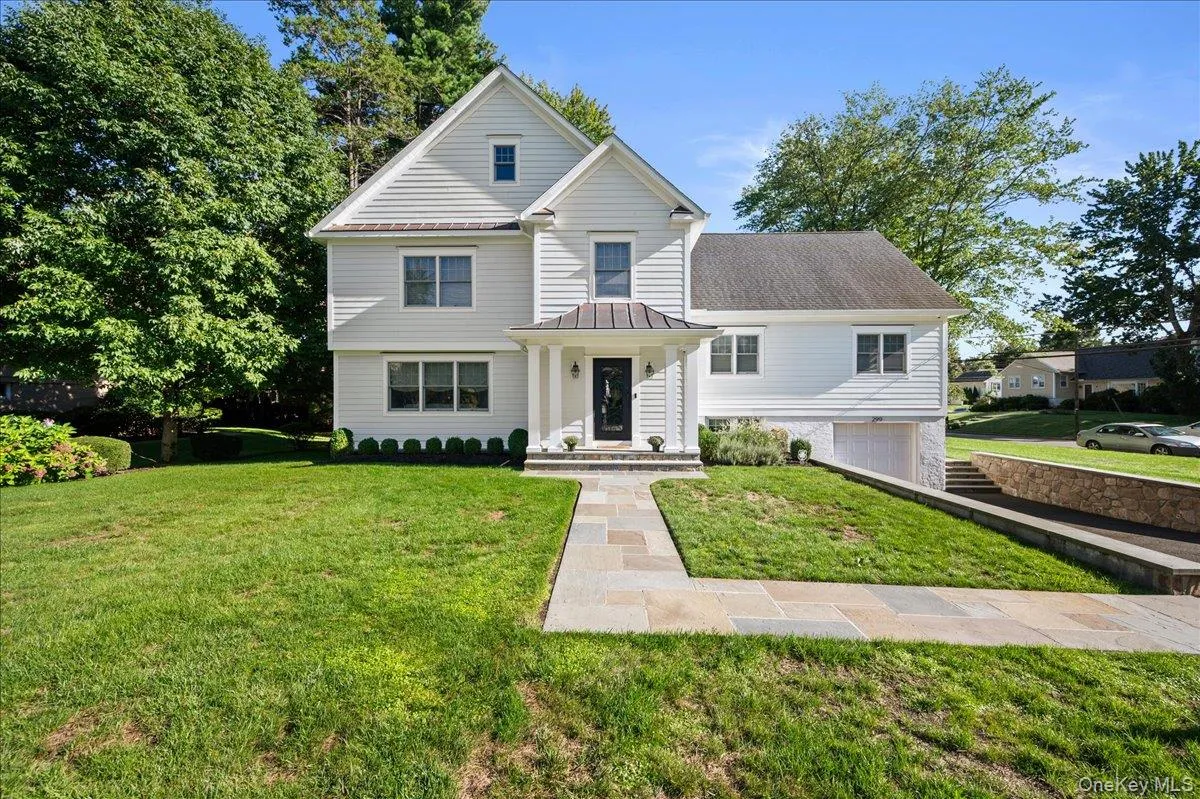 299 Stratton Road, New Rochelle, NY, 4 Bedrooms Bedrooms, 9 Rooms Rooms,3 BathroomsBathrooms,Residential,For Rent,Stratton,0,1051455 299 Stratton Road, New Rochelle, NY, 4 Bedrooms Bedrooms, 9 Rooms Rooms,3 BathroomsBathrooms,Residential,For Rent,Stratton,0,1051455