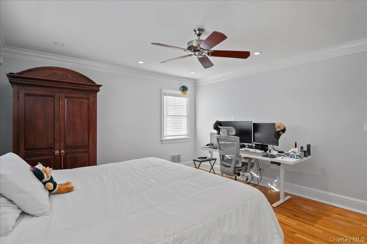299 Stratton Road, New Rochelle, NY, 4 Bedrooms Bedrooms, 9 Rooms Rooms,3 BathroomsBathrooms,Residential,For Rent,Stratton,0,1051455 299 Stratton Road, New Rochelle, NY, 4 Bedrooms Bedrooms, 9 Rooms Rooms,3 BathroomsBathrooms,Residential,For Rent,Stratton,0,1051455