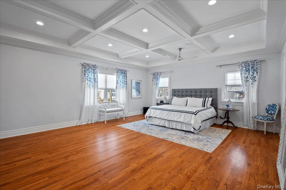 299 Stratton Road, New Rochelle, NY, 4 Bedrooms Bedrooms, 9 Rooms Rooms,3 BathroomsBathrooms,Residential,For Rent,Stratton,0,1051455 299 Stratton Road, New Rochelle, NY, 4 Bedrooms Bedrooms, 9 Rooms Rooms,3 BathroomsBathrooms,Residential,For Rent,Stratton,0,1051455