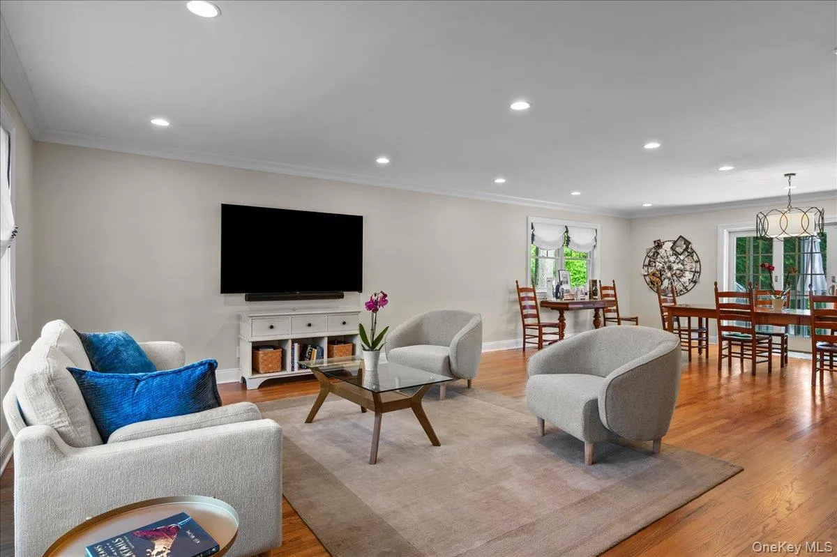299 Stratton Road, New Rochelle, NY, 4 Bedrooms Bedrooms, 9 Rooms Rooms,3 BathroomsBathrooms,Residential,For Rent,Stratton,0,1051455 299 Stratton Road, New Rochelle, NY, 4 Bedrooms Bedrooms, 9 Rooms Rooms,3 BathroomsBathrooms,Residential,For Rent,Stratton,0,1051455