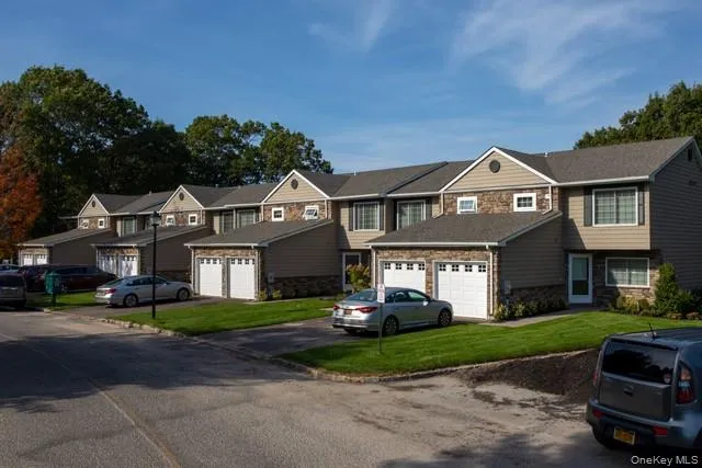 3605 Townhouse Drive, Brookhaven, NY, 2 Bedrooms Bedrooms, 5 Rooms Rooms,2 BathroomsBathrooms,Residential Lease,For Rent,Townhouse,0,1051457 3605 Townhouse Drive, Brookhaven, NY, 2 Bedrooms Bedrooms, 5 Rooms Rooms,2 BathroomsBathrooms,Residential Lease,For Rent,Townhouse,0,1051457