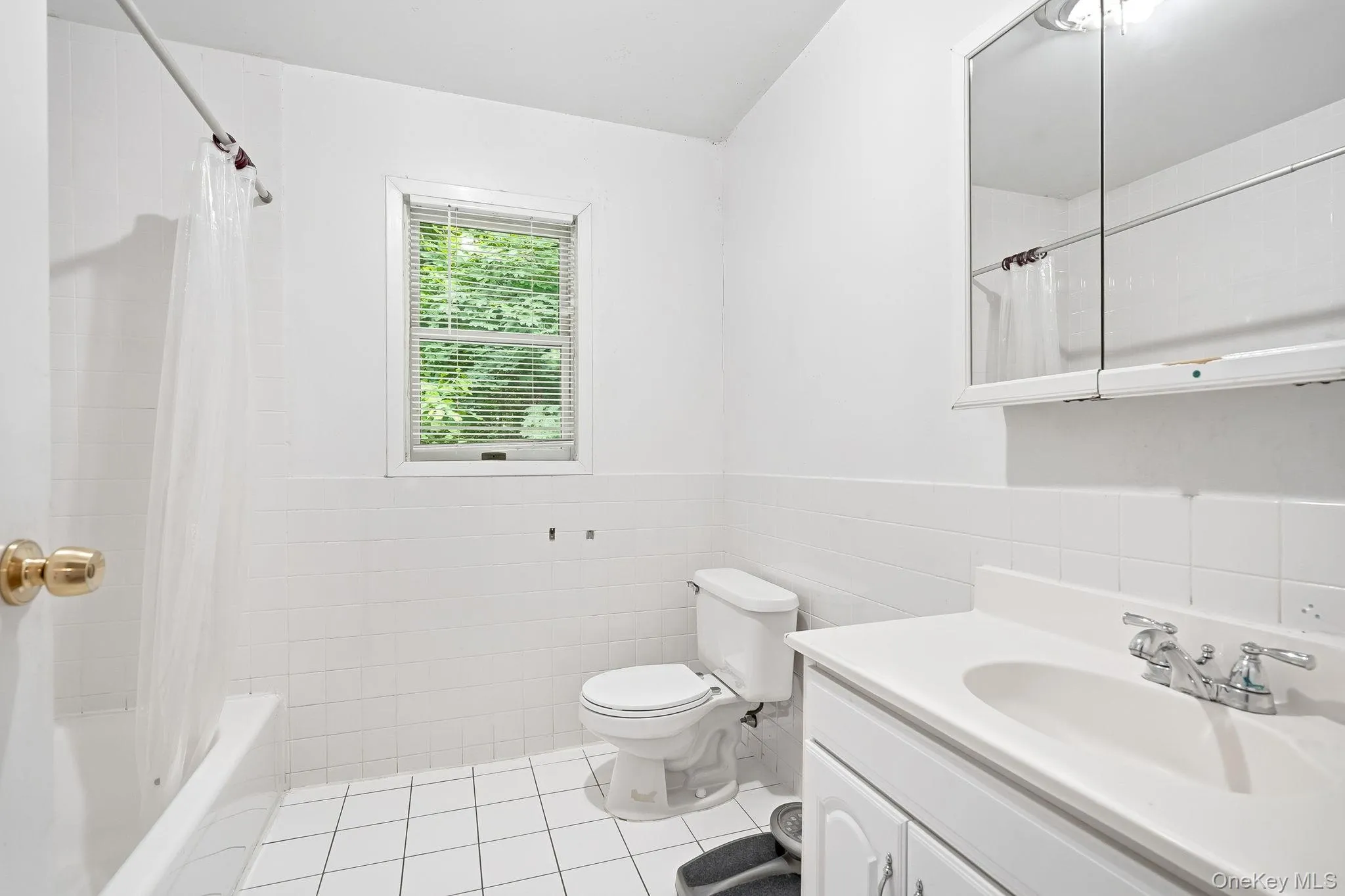 100 Pembrook Drive, Yonkers, NY, 4 Bedrooms Bedrooms, 8 Rooms Rooms,2 BathroomsBathrooms,Residential,For Rent,Pembrook,0,1051460 100 Pembrook Drive, Yonkers, NY, 4 Bedrooms Bedrooms, 8 Rooms Rooms,2 BathroomsBathrooms,Residential,For Rent,Pembrook,0,1051460