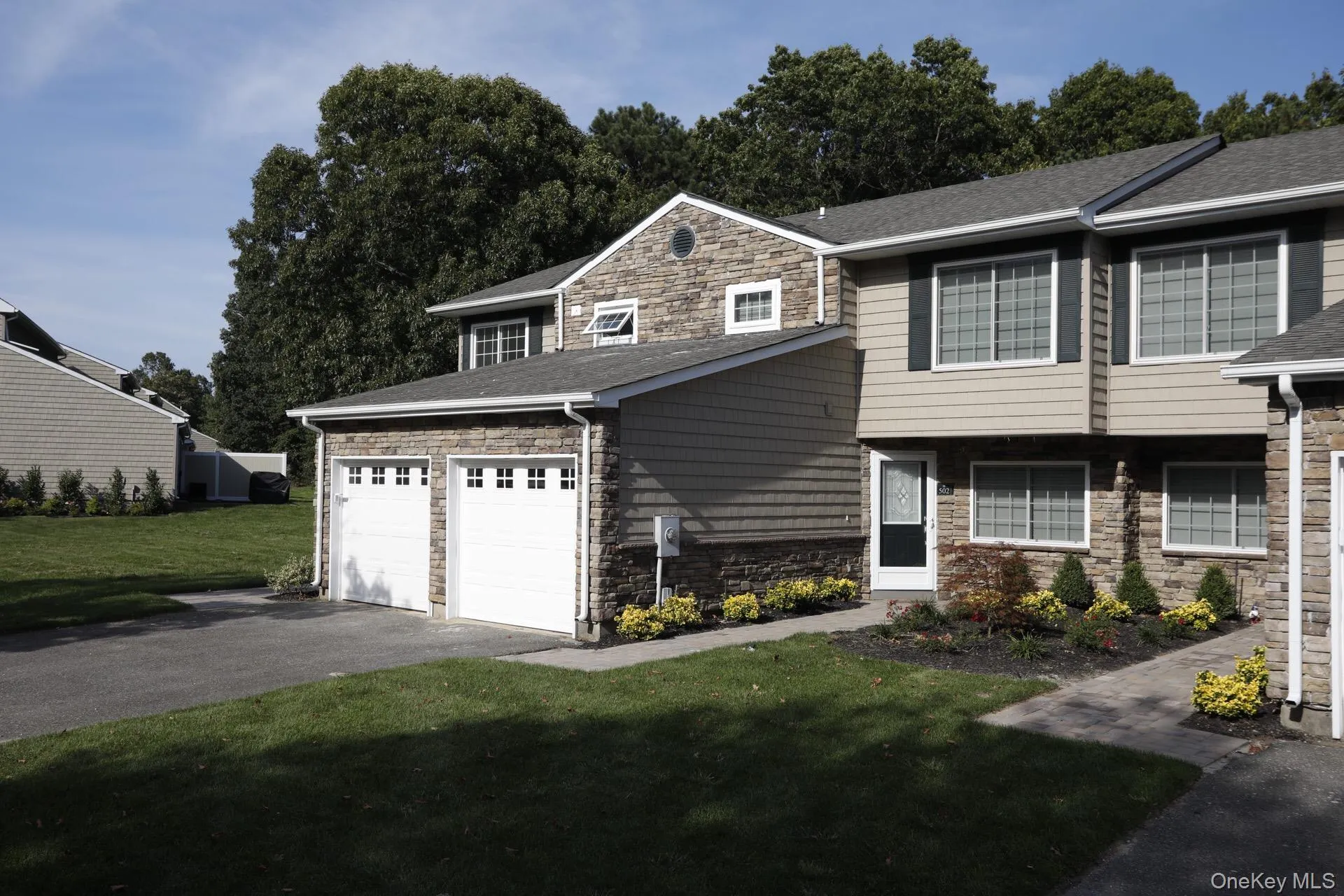 1807 Townhouse Drive, Brookhaven, NY, 2 Bedrooms Bedrooms, 5 Rooms Rooms,2 BathroomsBathrooms,Residential Lease,For Rent,Townhouse,0,1051461 1807 Townhouse Drive, Brookhaven, NY, 2 Bedrooms Bedrooms, 5 Rooms Rooms,2 BathroomsBathrooms,Residential Lease,For Rent,Townhouse,0,1051461