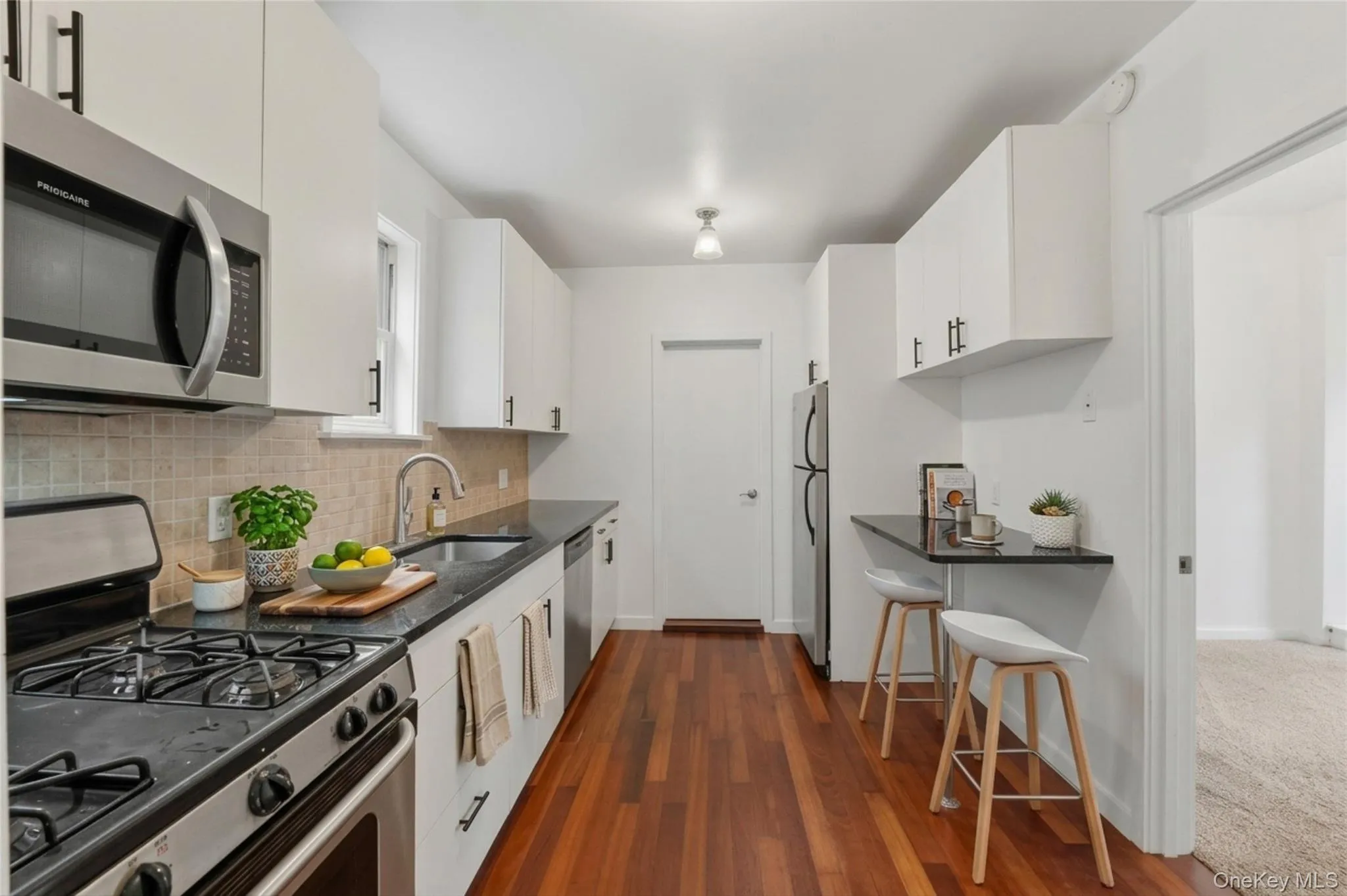 9 Desmond Avenue, Yonkers, NY, 4 Bedrooms Bedrooms, 10 Rooms Rooms,1 BathroomBathrooms,Residential,For Rent,Desmond,0,1051476 9 Desmond Avenue, Yonkers, NY, 4 Bedrooms Bedrooms, 10 Rooms Rooms,1 BathroomBathrooms,Residential,For Rent,Desmond,0,1051476