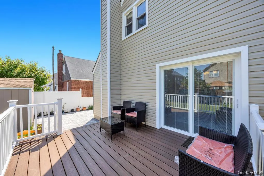 48 Liberty Avenue, North Hempstead, NY, 4 Bedrooms Bedrooms, 8 Rooms Rooms,3 BathroomsBathrooms,Residential,For Rent,Liberty,0,1051480 48 Liberty Avenue, North Hempstead, NY, 4 Bedrooms Bedrooms, 8 Rooms Rooms,3 BathroomsBathrooms,Residential,For Rent,Liberty,0,1051480