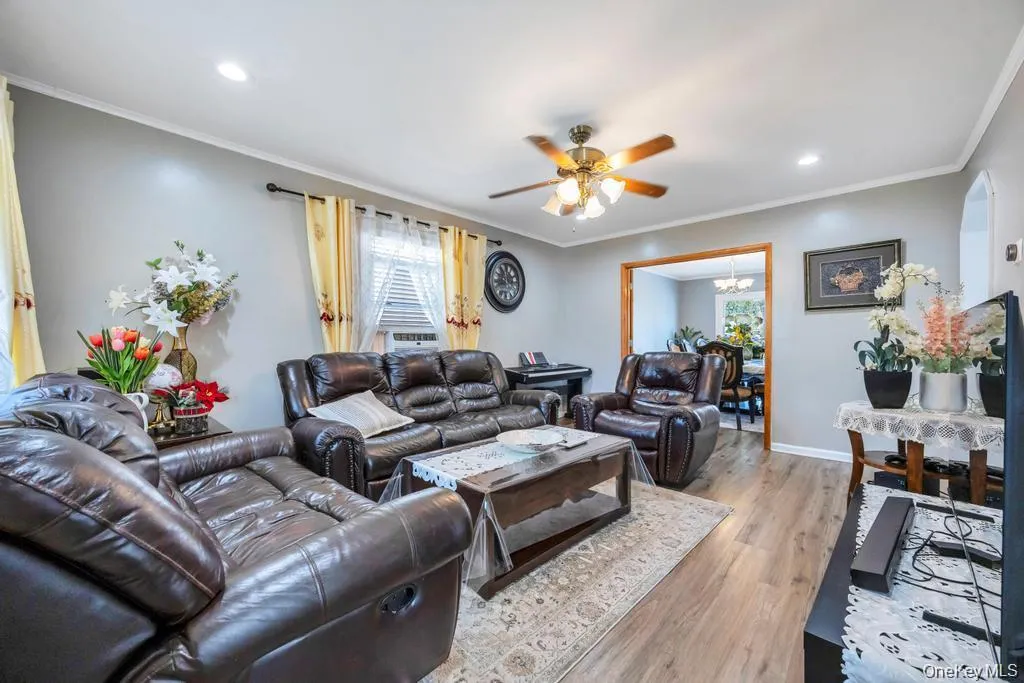 48 Liberty Avenue, North Hempstead, NY, 4 Bedrooms Bedrooms, 8 Rooms Rooms,3 BathroomsBathrooms,Residential,For Rent,Liberty,0,1051480 48 Liberty Avenue, North Hempstead, NY, 4 Bedrooms Bedrooms, 8 Rooms Rooms,3 BathroomsBathrooms,Residential,For Rent,Liberty,0,1051480