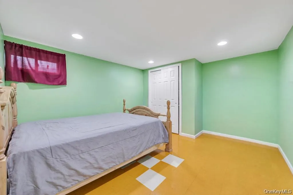 48 Liberty Avenue, North Hempstead, NY, 4 Bedrooms Bedrooms, 8 Rooms Rooms,3 BathroomsBathrooms,Residential,For Rent,Liberty,0,1051480 48 Liberty Avenue, North Hempstead, NY, 4 Bedrooms Bedrooms, 8 Rooms Rooms,3 BathroomsBathrooms,Residential,For Rent,Liberty,0,1051480