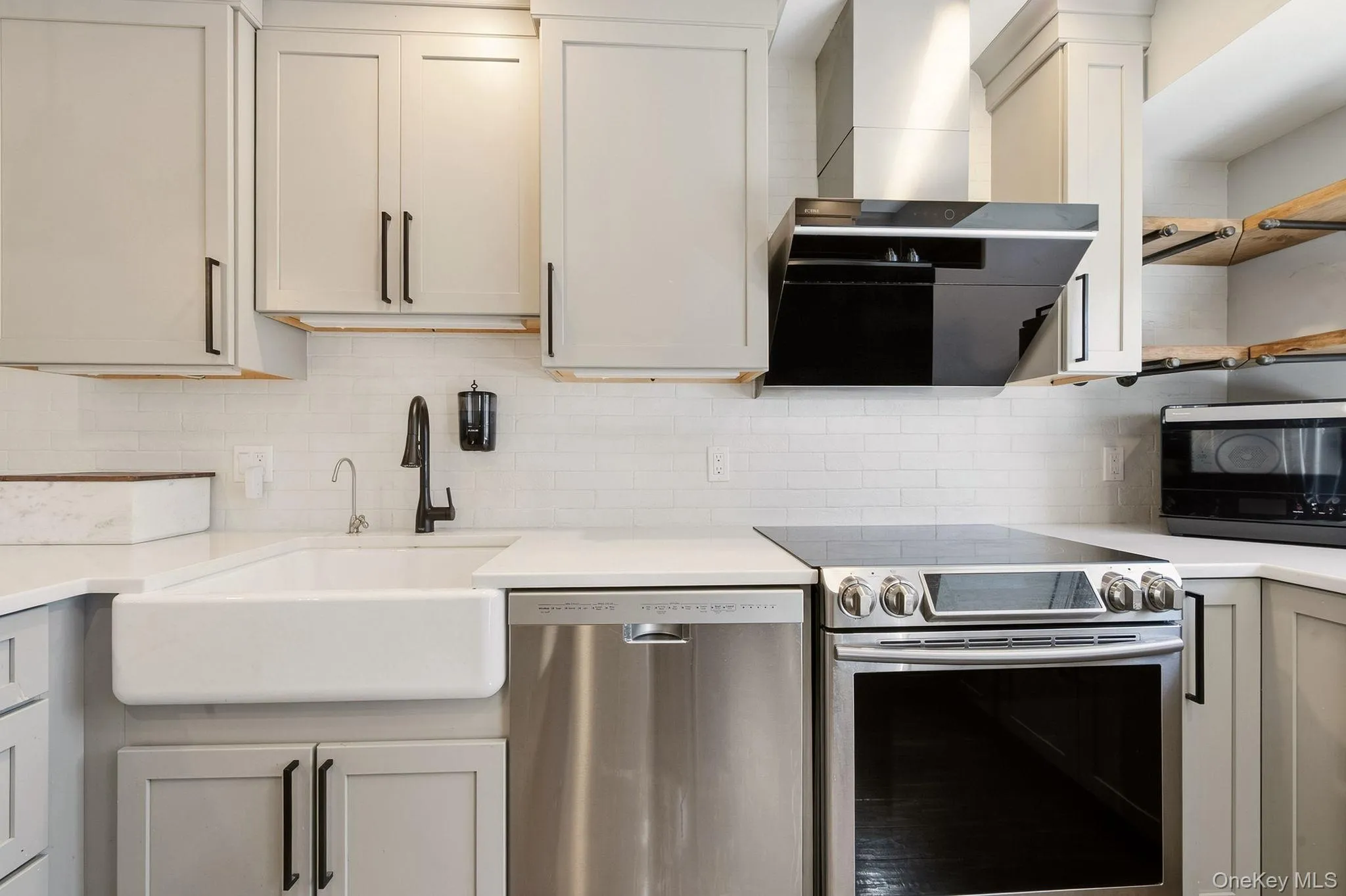 90 Conklin Street, Oyster Bay, NY, 3 Bedrooms Bedrooms, 6 Rooms Rooms,2 BathroomsBathrooms,Residential,For Rent,Conklin,0,1051492 90 Conklin Street, Oyster Bay, NY, 3 Bedrooms Bedrooms, 6 Rooms Rooms,2 BathroomsBathrooms,Residential,For Rent,Conklin,0,1051492
