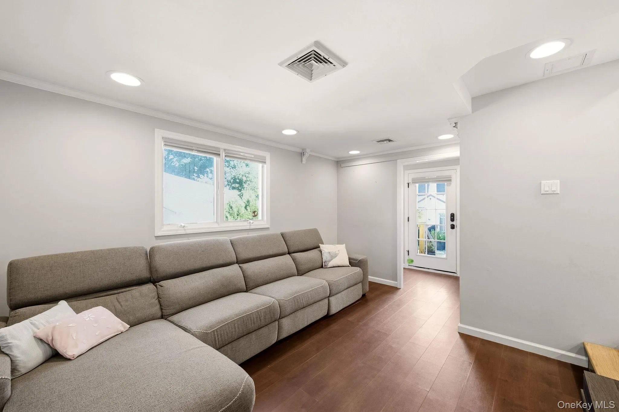 90 Conklin Street, Oyster Bay, NY, 3 Bedrooms Bedrooms, 6 Rooms Rooms,2 BathroomsBathrooms,Residential,For Rent,Conklin,0,1051492 90 Conklin Street, Oyster Bay, NY, 3 Bedrooms Bedrooms, 6 Rooms Rooms,2 BathroomsBathrooms,Residential,For Rent,Conklin,0,1051492