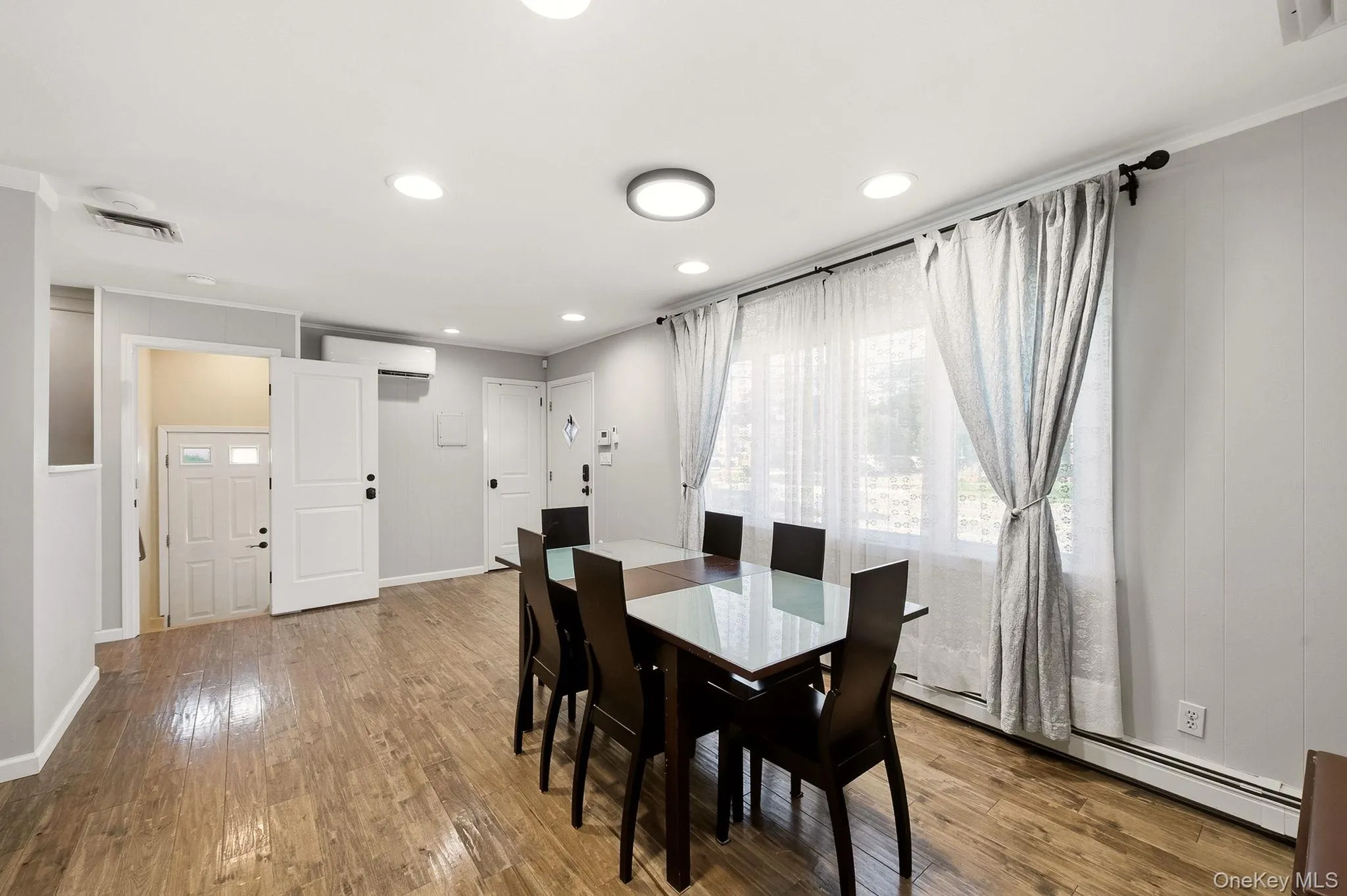 90 Conklin Street, Oyster Bay, NY, 3 Bedrooms Bedrooms, 6 Rooms Rooms,2 BathroomsBathrooms,Residential,For Rent,Conklin,0,1051492 90 Conklin Street, Oyster Bay, NY, 3 Bedrooms Bedrooms, 6 Rooms Rooms,2 BathroomsBathrooms,Residential,For Rent,Conklin,0,1051492