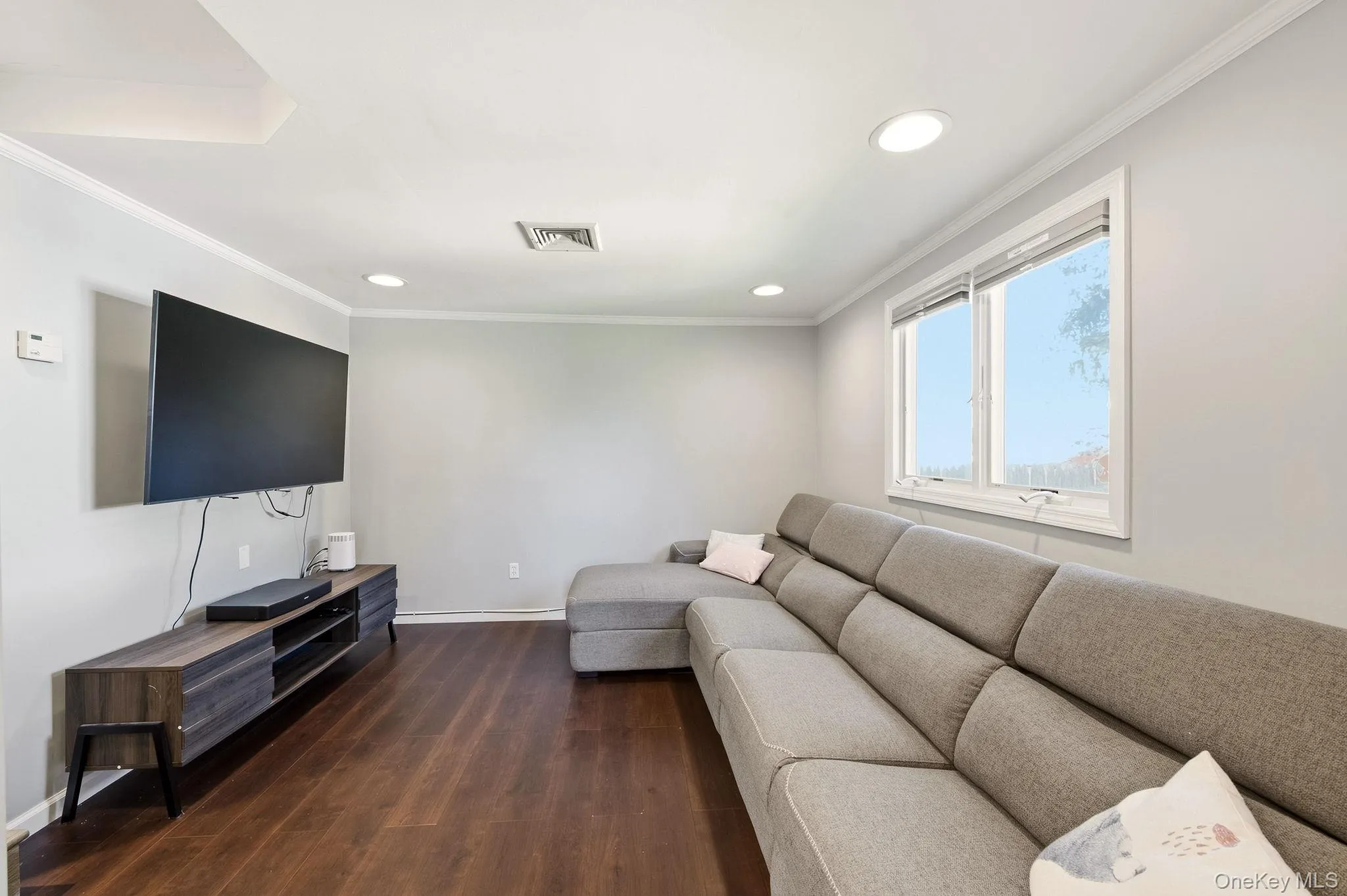 90 Conklin Street, Oyster Bay, NY, 3 Bedrooms Bedrooms, 6 Rooms Rooms,2 BathroomsBathrooms,Residential,For Rent,Conklin,0,1051492 90 Conklin Street, Oyster Bay, NY, 3 Bedrooms Bedrooms, 6 Rooms Rooms,2 BathroomsBathrooms,Residential,For Rent,Conklin,0,1051492