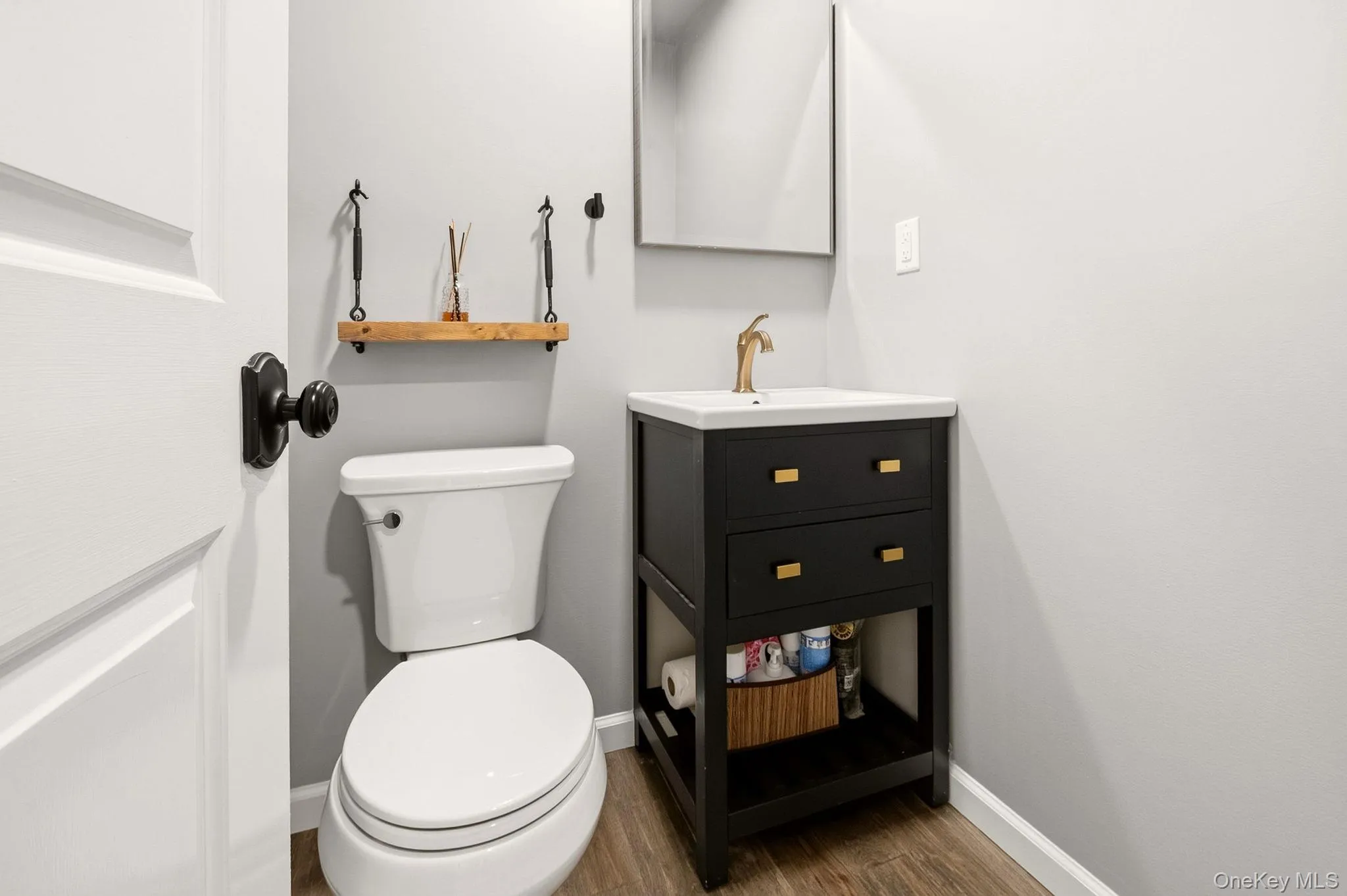 90 Conklin Street, Oyster Bay, NY, 3 Bedrooms Bedrooms, 6 Rooms Rooms,2 BathroomsBathrooms,Residential,For Rent,Conklin,0,1051492 90 Conklin Street, Oyster Bay, NY, 3 Bedrooms Bedrooms, 6 Rooms Rooms,2 BathroomsBathrooms,Residential,For Rent,Conklin,0,1051492