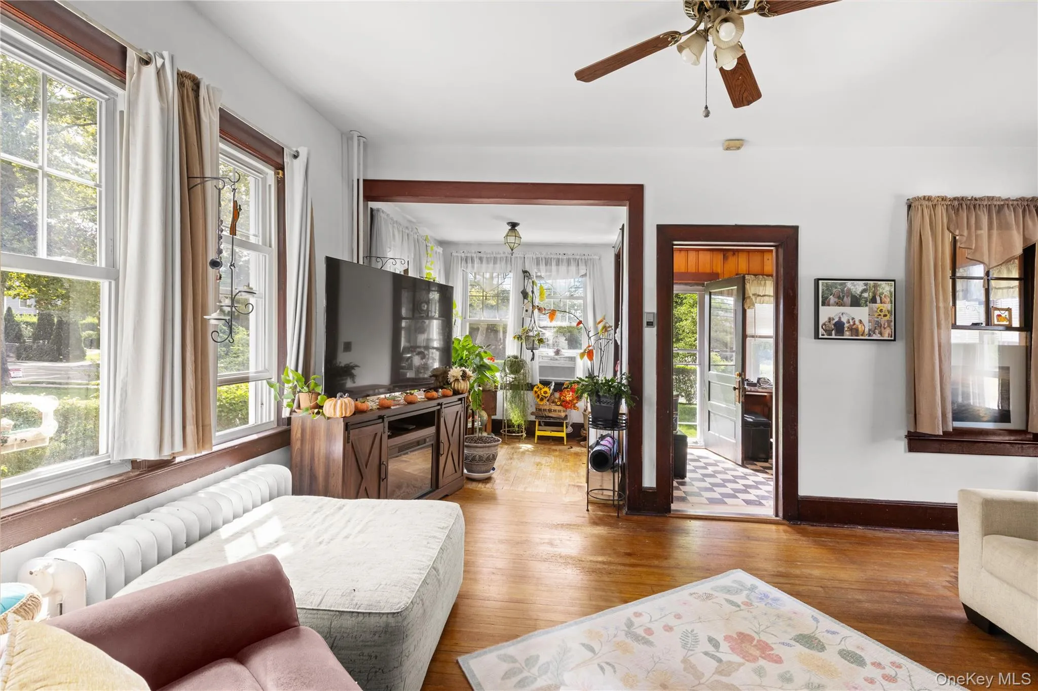 992 Roanoke Avenue, Riverhead, NY, 3 Bedrooms Bedrooms, 6 Rooms Rooms,1 BathroomBathrooms,Residential,For Rent,Roanoke,0,1051494 992 Roanoke Avenue, Riverhead, NY, 3 Bedrooms Bedrooms, 6 Rooms Rooms,1 BathroomBathrooms,Residential,For Rent,Roanoke,0,1051494