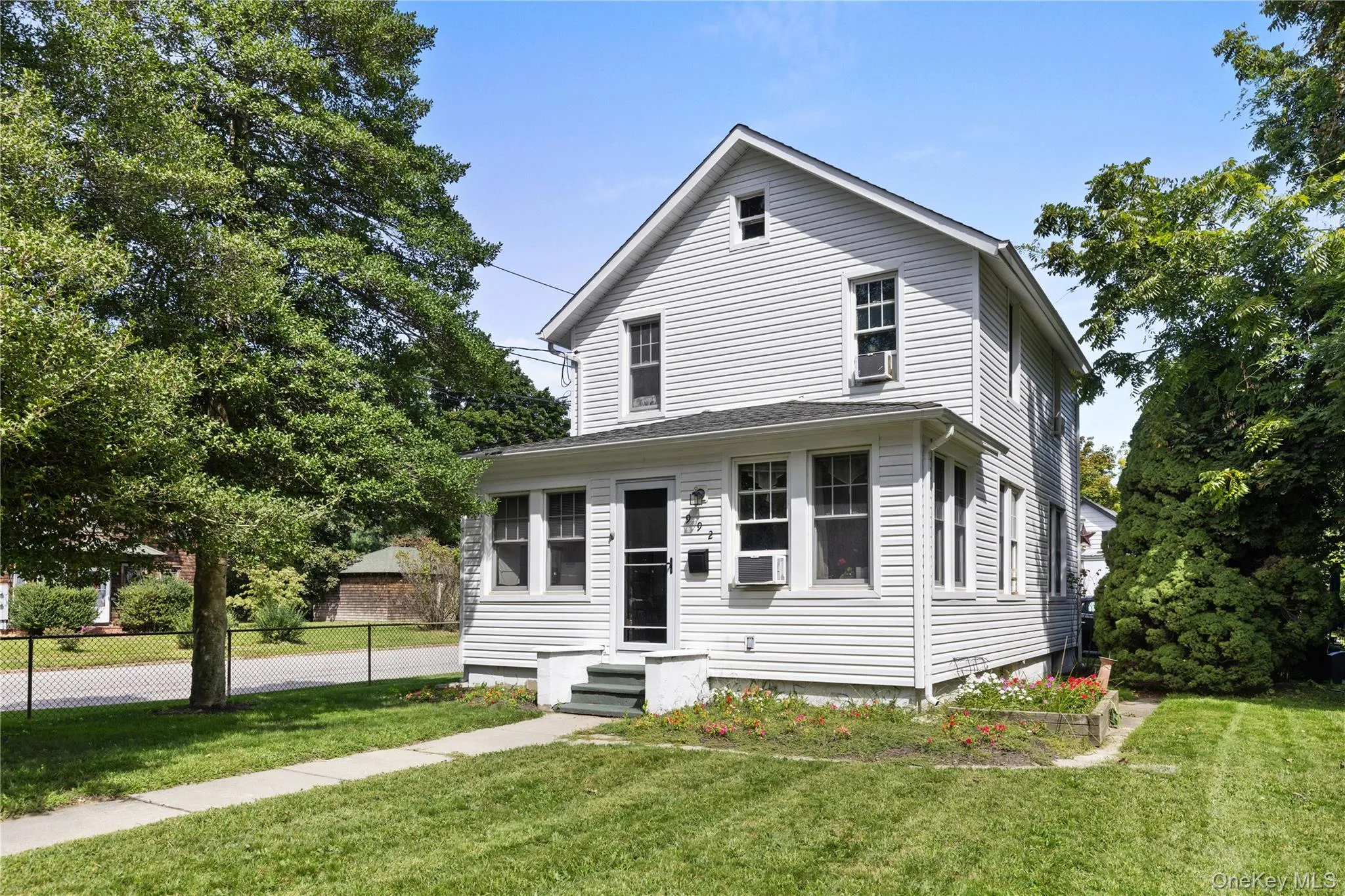 992 Roanoke Avenue, Riverhead, NY, 3 Bedrooms Bedrooms, 6 Rooms Rooms,1 BathroomBathrooms,Residential,For Rent,Roanoke,0,1051494 992 Roanoke Avenue, Riverhead, NY, 3 Bedrooms Bedrooms, 6 Rooms Rooms,1 BathroomBathrooms,Residential,For Rent,Roanoke,0,1051494