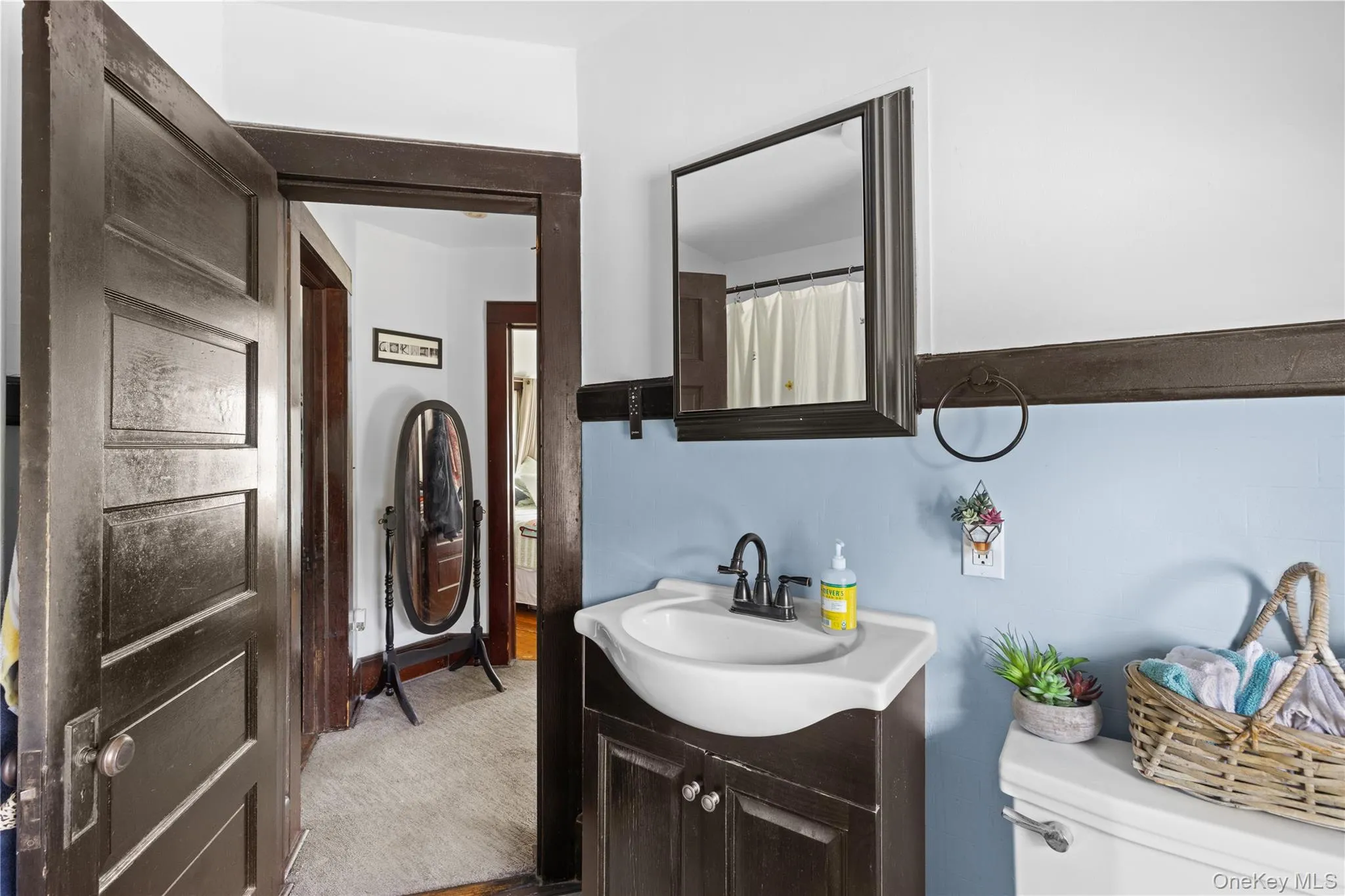 992 Roanoke Avenue, Riverhead, NY, 3 Bedrooms Bedrooms, 6 Rooms Rooms,1 BathroomBathrooms,Residential,For Rent,Roanoke,0,1051494 992 Roanoke Avenue, Riverhead, NY, 3 Bedrooms Bedrooms, 6 Rooms Rooms,1 BathroomBathrooms,Residential,For Rent,Roanoke,0,1051494