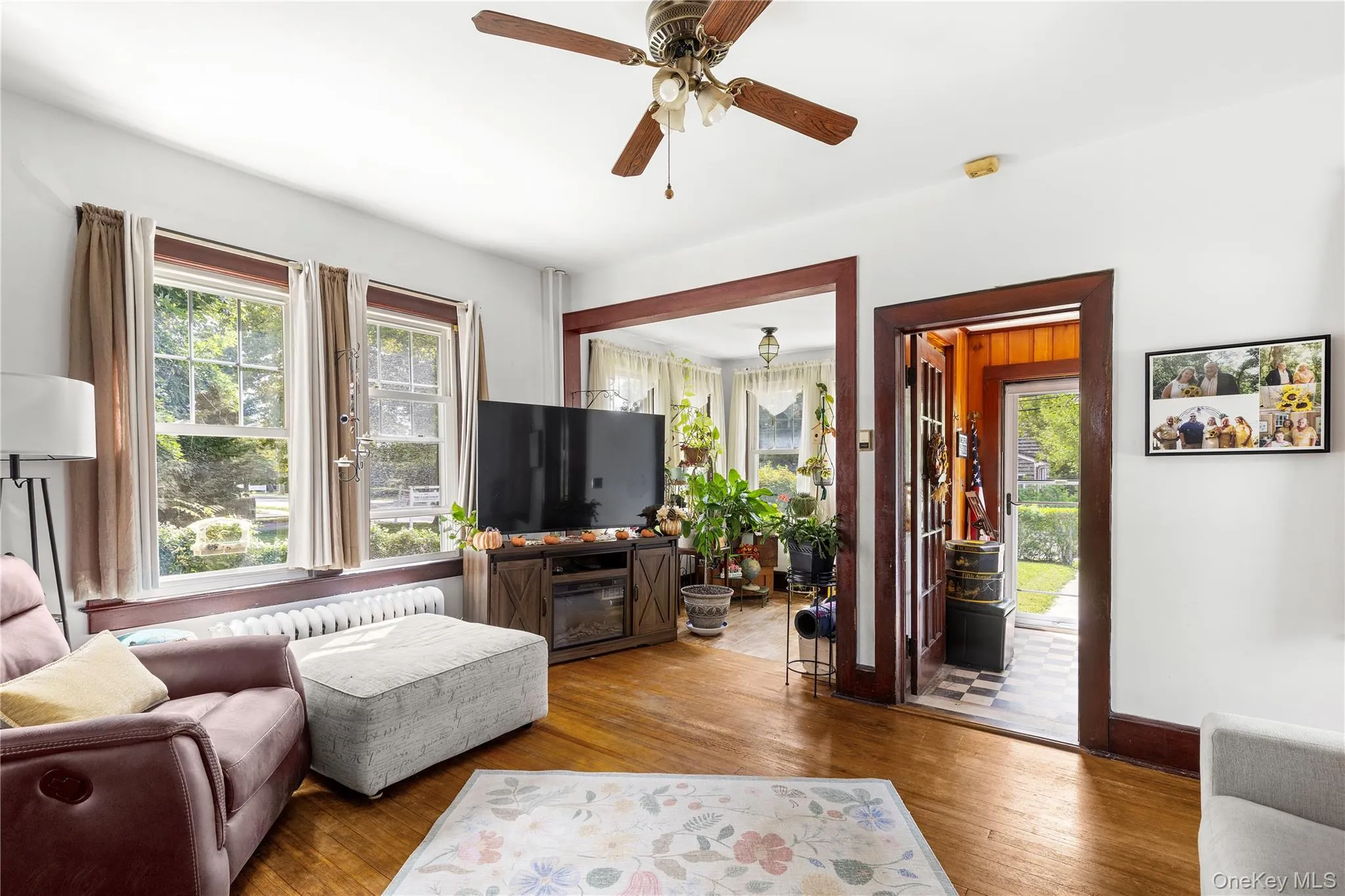 992 Roanoke Avenue, Riverhead, NY, 3 Bedrooms Bedrooms, 6 Rooms Rooms,1 BathroomBathrooms,Residential,For Rent,Roanoke,0,1051494 992 Roanoke Avenue, Riverhead, NY, 3 Bedrooms Bedrooms, 6 Rooms Rooms,1 BathroomBathrooms,Residential,For Rent,Roanoke,0,1051494