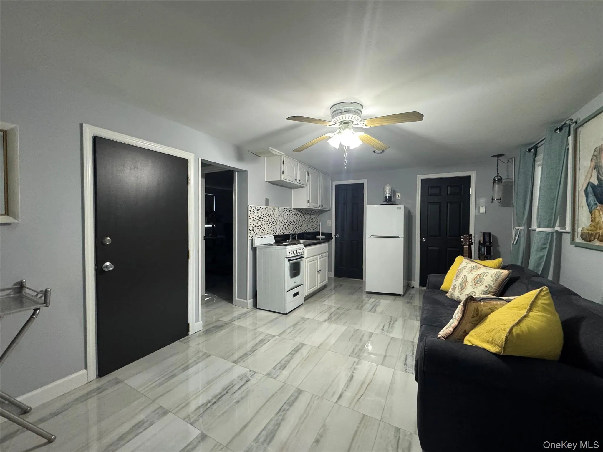 6A James Street, Huntington, NY, 1 Bedroom Bedrooms, 4 Room Rooms,1 BathroomBathrooms,Residential Lease,For Rent,James,0,1051503 6A James Street, Huntington, NY, 1 Bedroom Bedrooms, 4 Room Rooms,1 BathroomBathrooms,Residential Lease,For Rent,James,0,1051503
