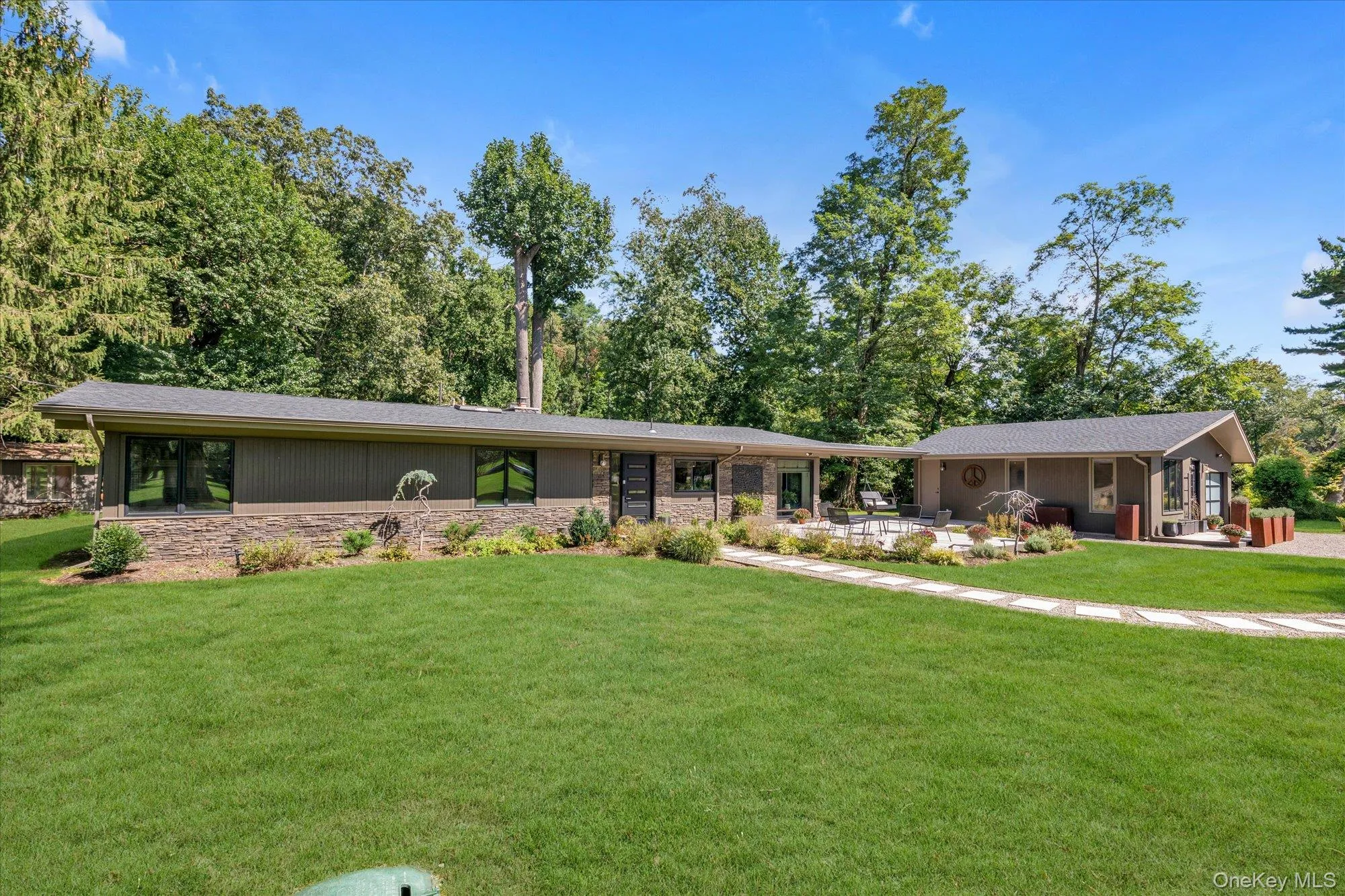 8 Meadow Lane, Huntington, NY, 3 Bedrooms Bedrooms, 7 Rooms Rooms,3 BathroomsBathrooms,Residential,For Rent,Meadow,0,1051505 8 Meadow Lane, Huntington, NY, 3 Bedrooms Bedrooms, 7 Rooms Rooms,3 BathroomsBathrooms,Residential,For Rent,Meadow,0,1051505