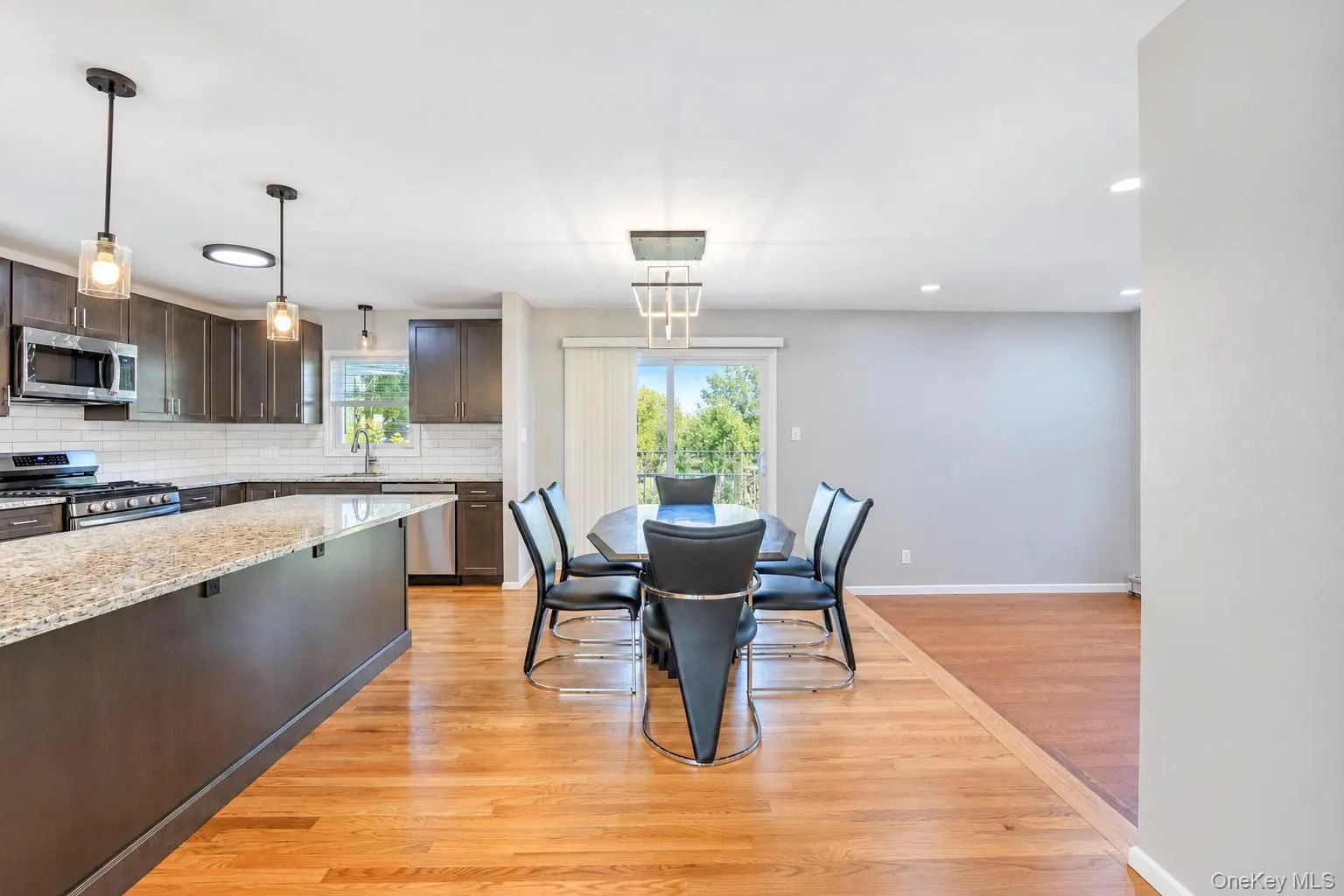 1 Azealia Court, Huntington, NY, 3 Bedrooms Bedrooms, 9 Rooms Rooms,2 BathroomsBathrooms,Residential,For Rent,Azealia,0,1051506 1 Azealia Court, Huntington, NY, 3 Bedrooms Bedrooms, 9 Rooms Rooms,2 BathroomsBathrooms,Residential,For Rent,Azealia,0,1051506