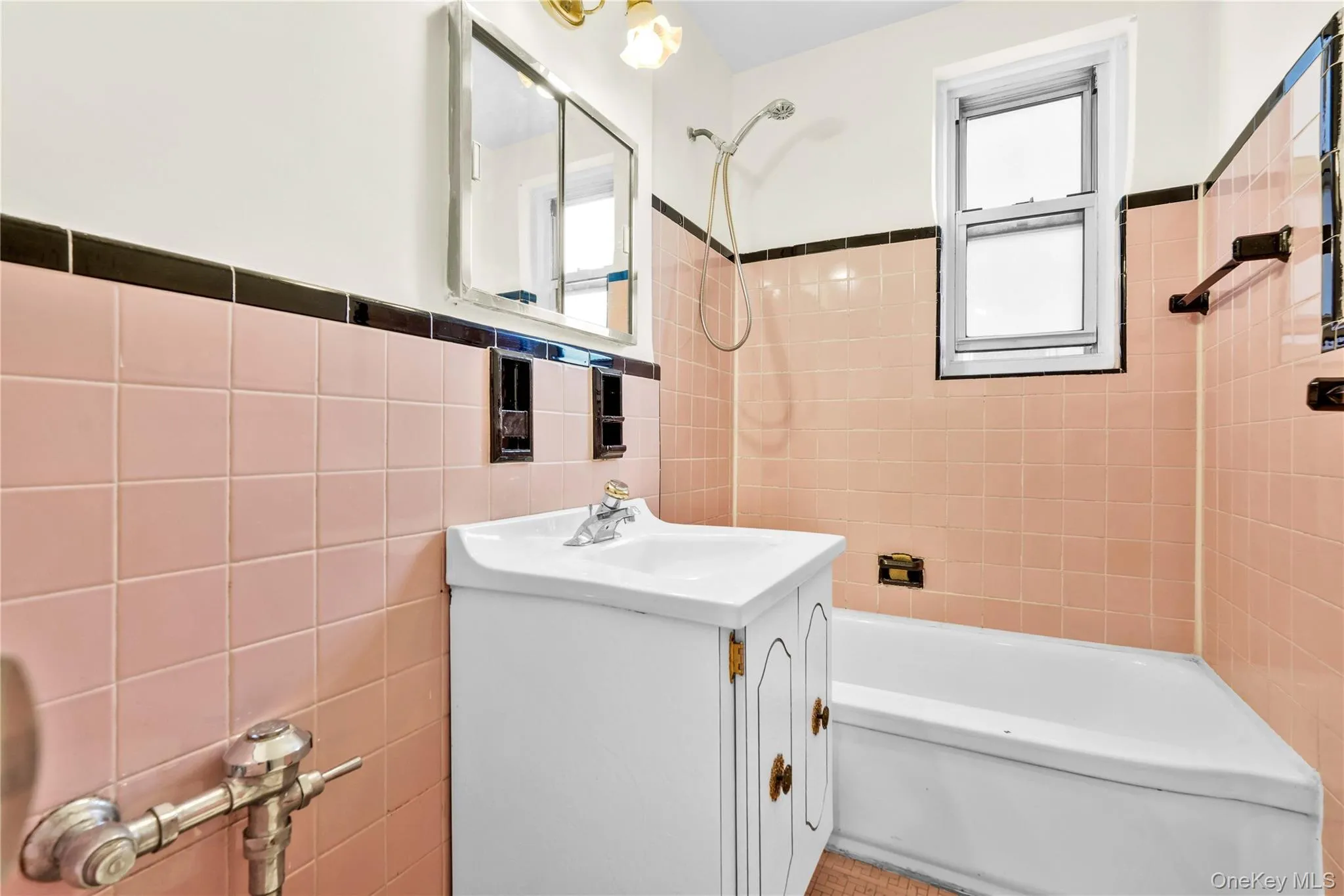 27-10 Parsons Boulevard, New York, NY, 1 Bedroom Bedrooms, 4 Rooms Rooms,1 BathroomBathrooms,Residential,For Rent,Parsons,0,1051511 27-10 Parsons Boulevard, New York, NY, 1 Bedroom Bedrooms, 4 Rooms Rooms,1 BathroomBathrooms,Residential,For Rent,Parsons,0,1051511