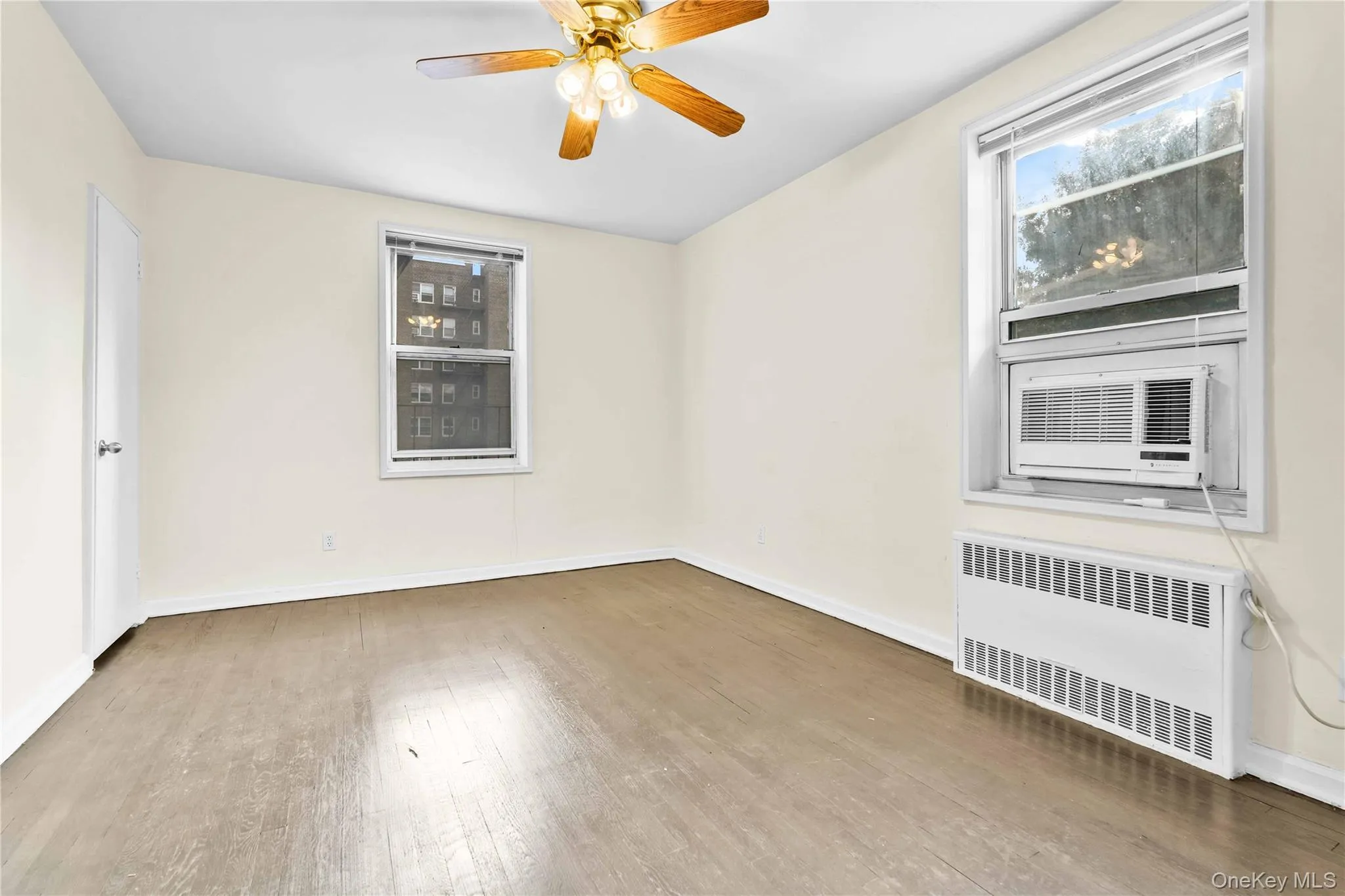 27-10 Parsons Boulevard, New York, NY, 1 Bedroom Bedrooms, 4 Rooms Rooms,1 BathroomBathrooms,Residential,For Rent,Parsons,0,1051511 27-10 Parsons Boulevard, New York, NY, 1 Bedroom Bedrooms, 4 Rooms Rooms,1 BathroomBathrooms,Residential,For Rent,Parsons,0,1051511