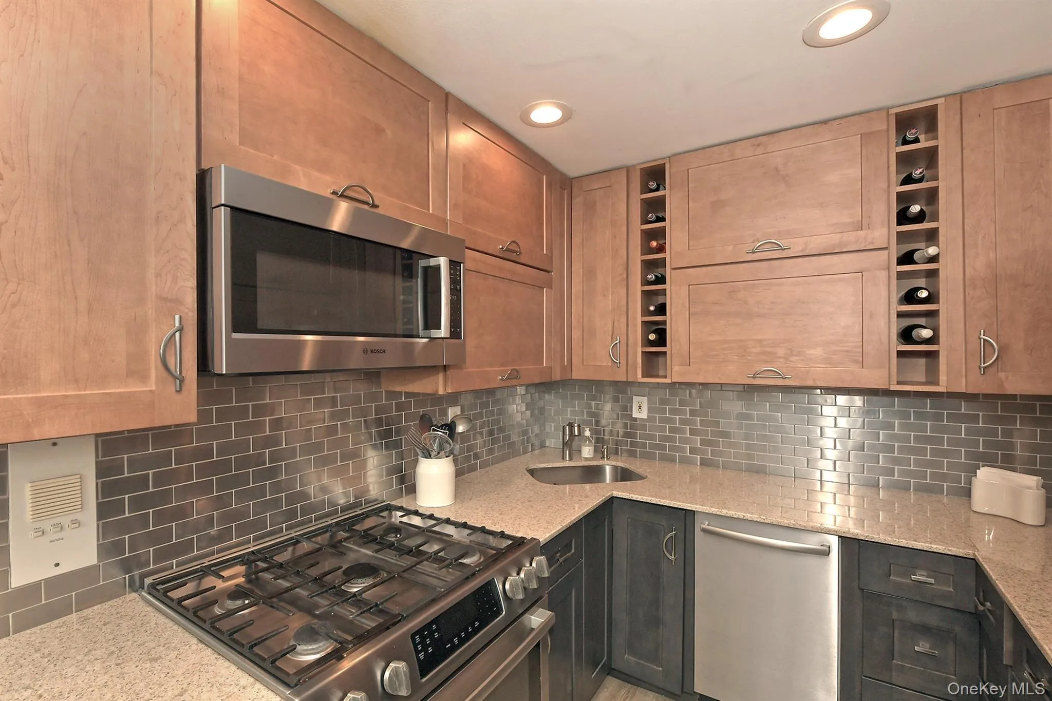 370 Broadway, Long Beach, NY, 1 Bedroom Bedrooms, 3 Rooms Rooms,1 BathroomBathrooms,Residential,For Rent,Broadway,0,1051513 370 Broadway, Long Beach, NY, 1 Bedroom Bedrooms, 3 Rooms Rooms,1 BathroomBathrooms,Residential,For Rent,Broadway,0,1051513