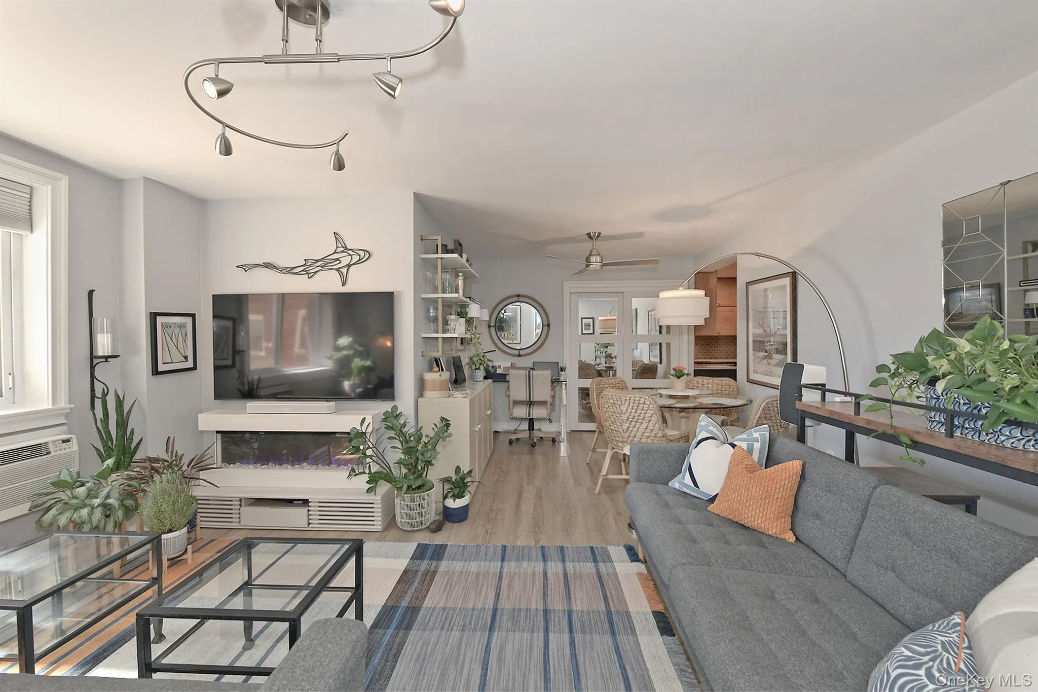 370 Broadway, Long Beach, NY, 1 Bedroom Bedrooms, 3 Rooms Rooms,1 BathroomBathrooms,Residential,For Rent,Broadway,0,1051513 370 Broadway, Long Beach, NY, 1 Bedroom Bedrooms, 3 Rooms Rooms,1 BathroomBathrooms,Residential,For Rent,Broadway,0,1051513