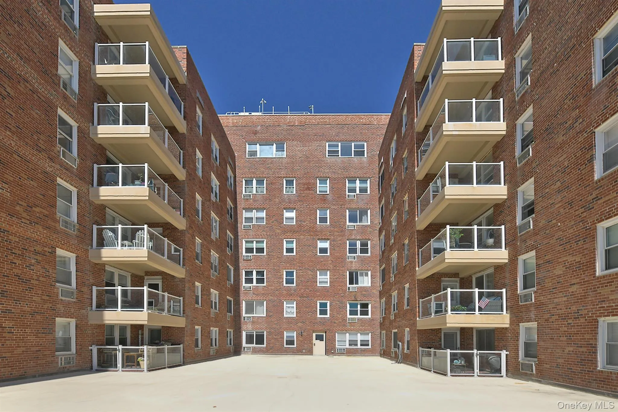 370 Broadway, Long Beach, NY, 1 Bedroom Bedrooms, 3 Rooms Rooms,1 BathroomBathrooms,Residential,For Rent,Broadway,0,1051513 370 Broadway, Long Beach, NY, 1 Bedroom Bedrooms, 3 Rooms Rooms,1 BathroomBathrooms,Residential,For Rent,Broadway,0,1051513