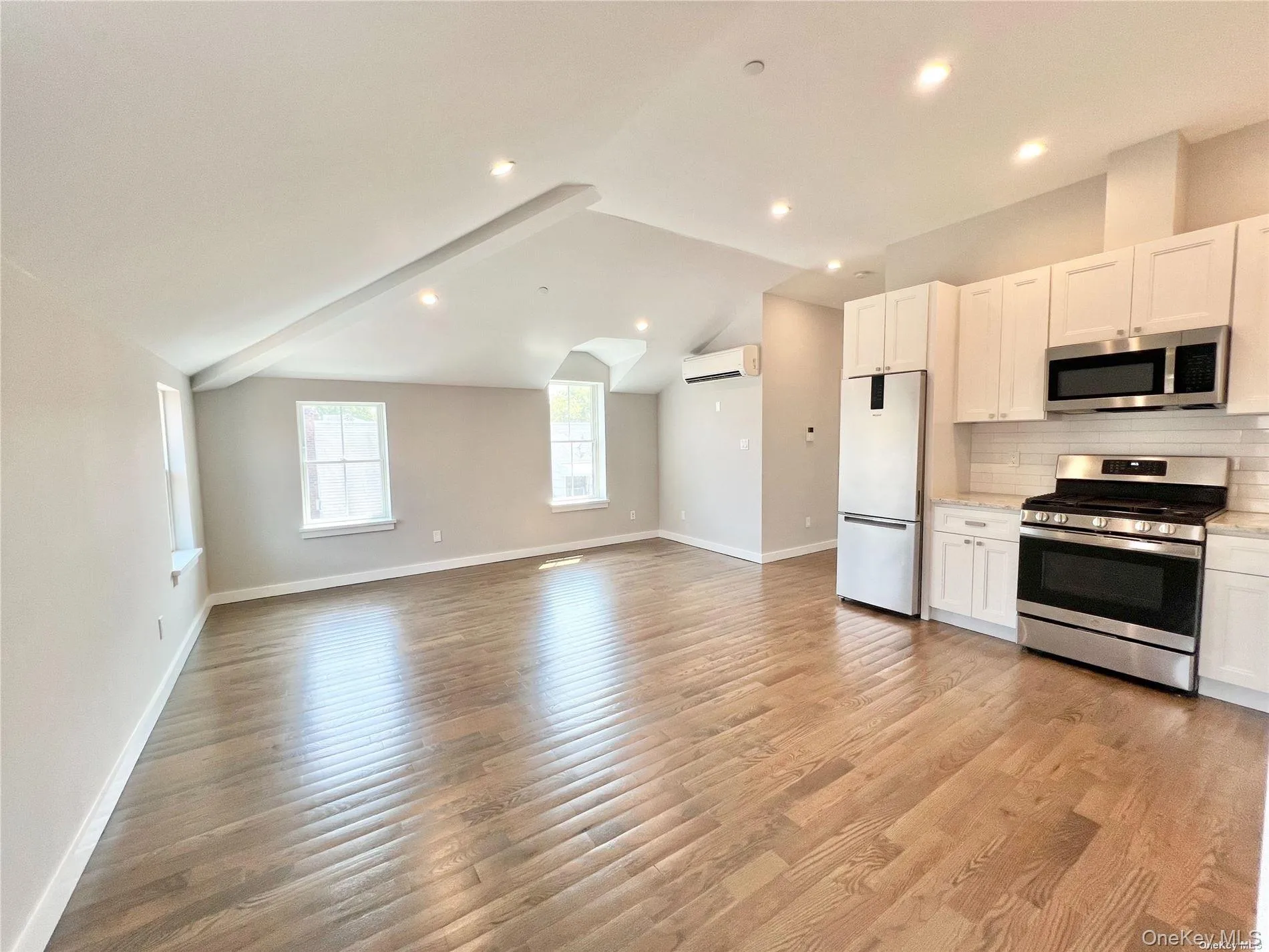 56-75 136TH Street, New York, NY, 2 Bedrooms Bedrooms, 5 Rooms Rooms,2 BathroomsBathrooms,Residential,For Rent,136TH,0,1051515 56-75 136TH Street, New York, NY, 2 Bedrooms Bedrooms, 5 Rooms Rooms,2 BathroomsBathrooms,Residential,For Rent,136TH,0,1051515