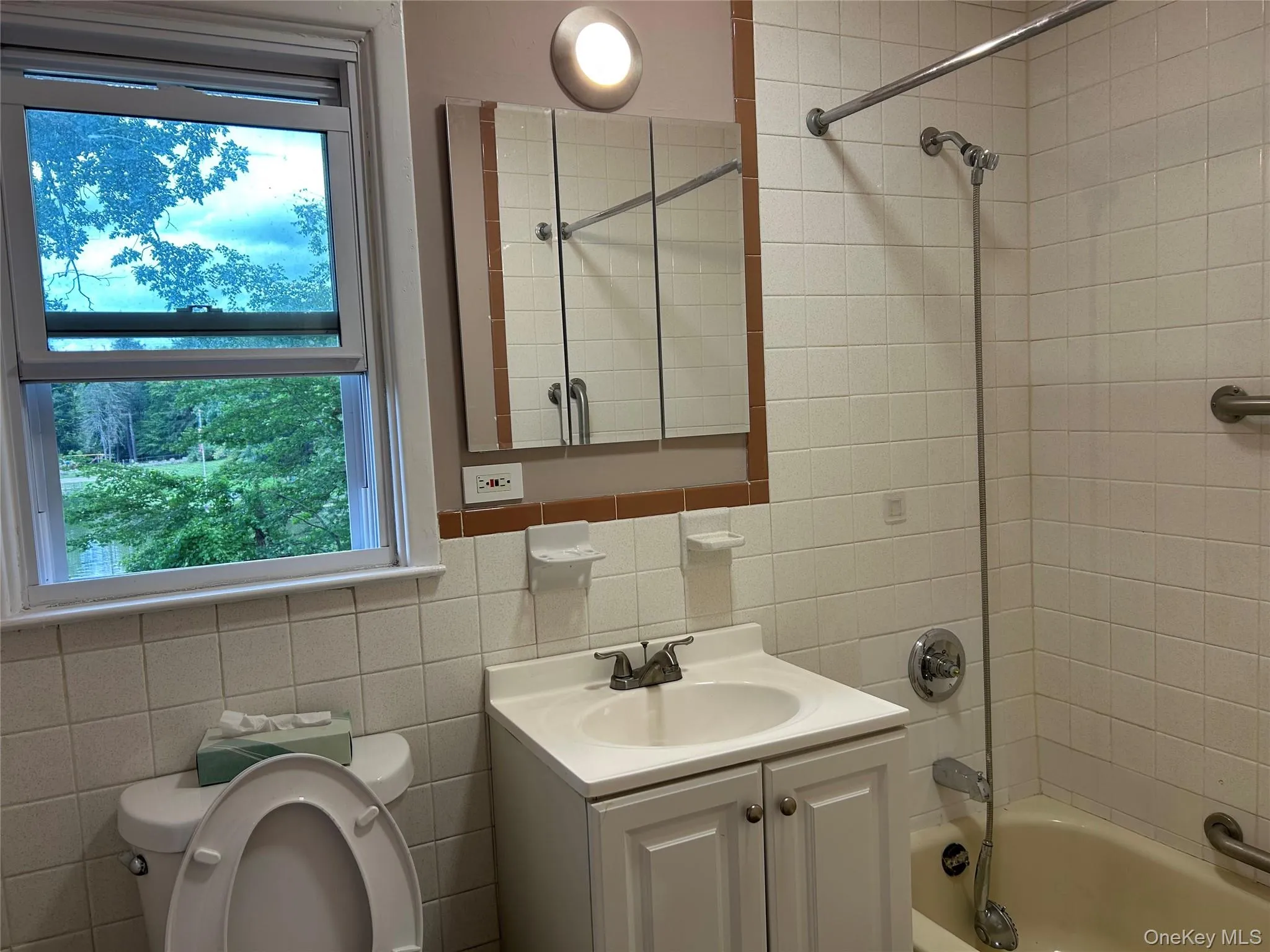 11 Ann Place, Ramapo, NY, 4 Bedrooms Bedrooms, 8 Rooms Rooms,2 BathroomsBathrooms,Residential Lease,For Rent,Ann,0,1051516 11 Ann Place, Ramapo, NY, 4 Bedrooms Bedrooms, 8 Rooms Rooms,2 BathroomsBathrooms,Residential Lease,For Rent,Ann,0,1051516