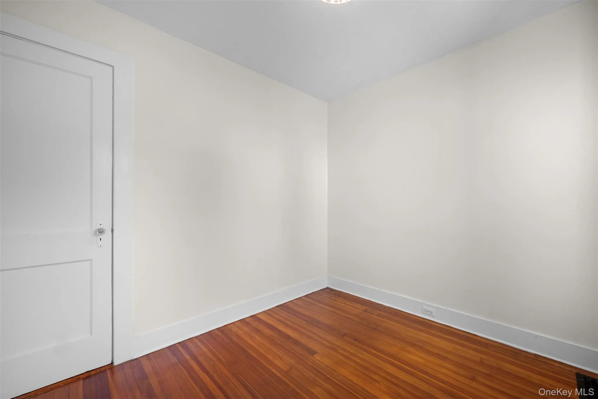 171 Taft Crescent, Huntington, NY, 1 Bedroom Bedrooms, 5 Room Rooms,1 BathroomBathrooms,Residential Lease,For Rent,Taft,0,1051524 171 Taft Crescent, Huntington, NY, 1 Bedroom Bedrooms, 5 Room Rooms,1 BathroomBathrooms,Residential Lease,For Rent,Taft,0,1051524