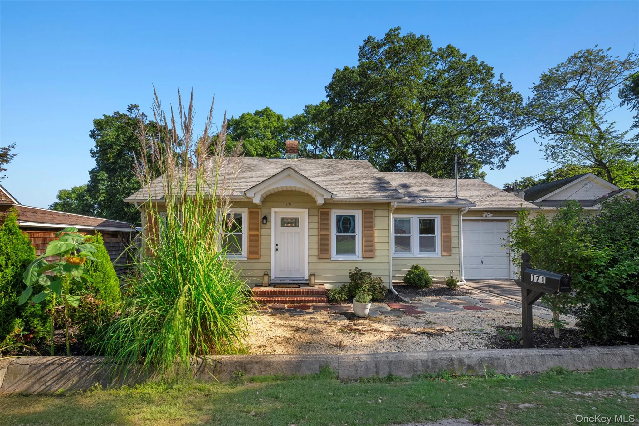 171 Taft Crescent, Huntington, NY, 1 Bedroom Bedrooms, 5 Room Rooms,1 BathroomBathrooms,Residential Lease,For Rent,Taft,0,1051524 171 Taft Crescent, Huntington, NY, 1 Bedroom Bedrooms, 5 Room Rooms,1 BathroomBathrooms,Residential Lease,For Rent,Taft,0,1051524