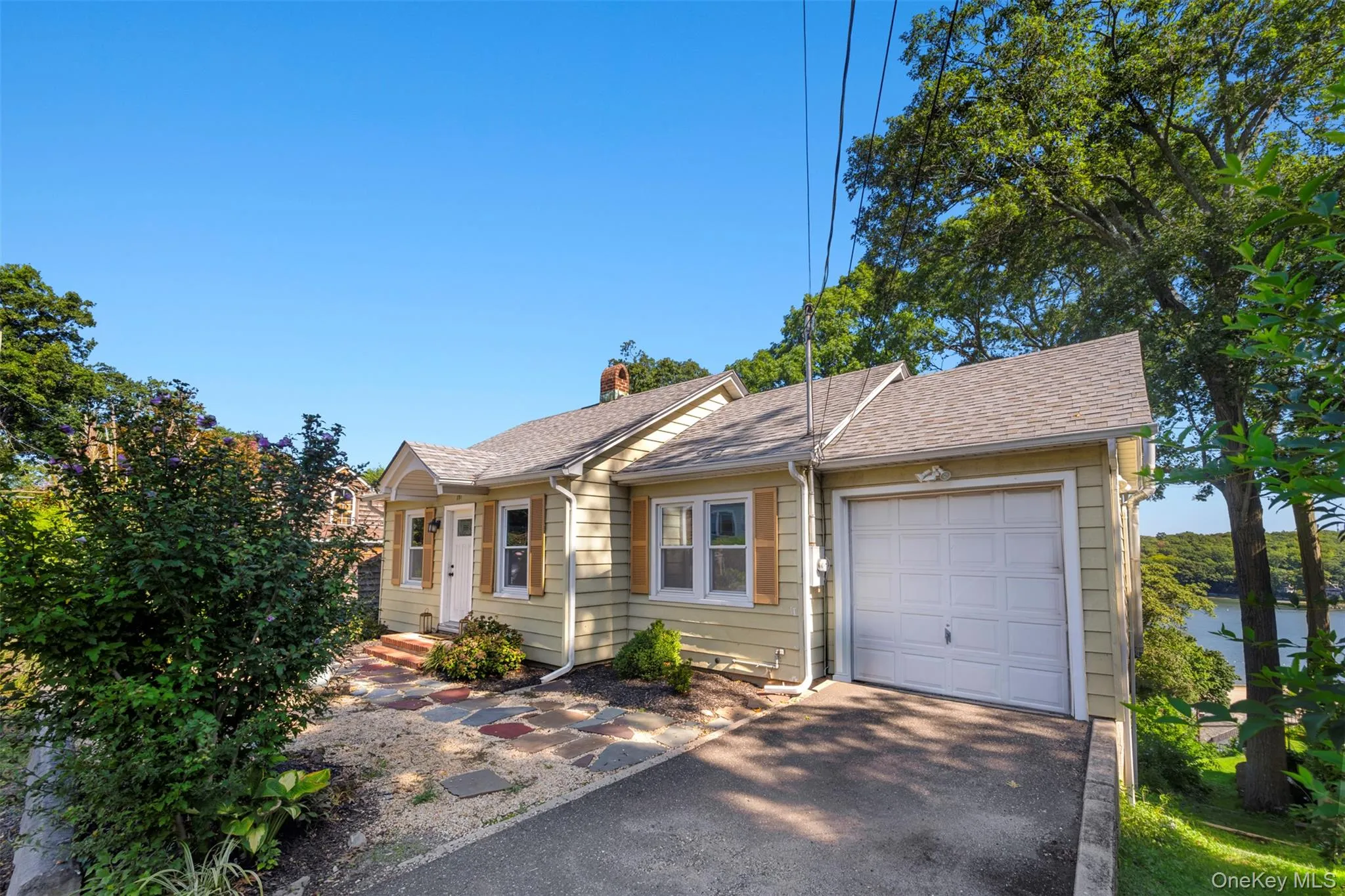 171 Taft Crescent, Huntington, NY, 1 Bedroom Bedrooms, 5 Room Rooms,1 BathroomBathrooms,Residential Lease,For Rent,Taft,0,1051524 171 Taft Crescent, Huntington, NY, 1 Bedroom Bedrooms, 5 Room Rooms,1 BathroomBathrooms,Residential Lease,For Rent,Taft,0,1051524