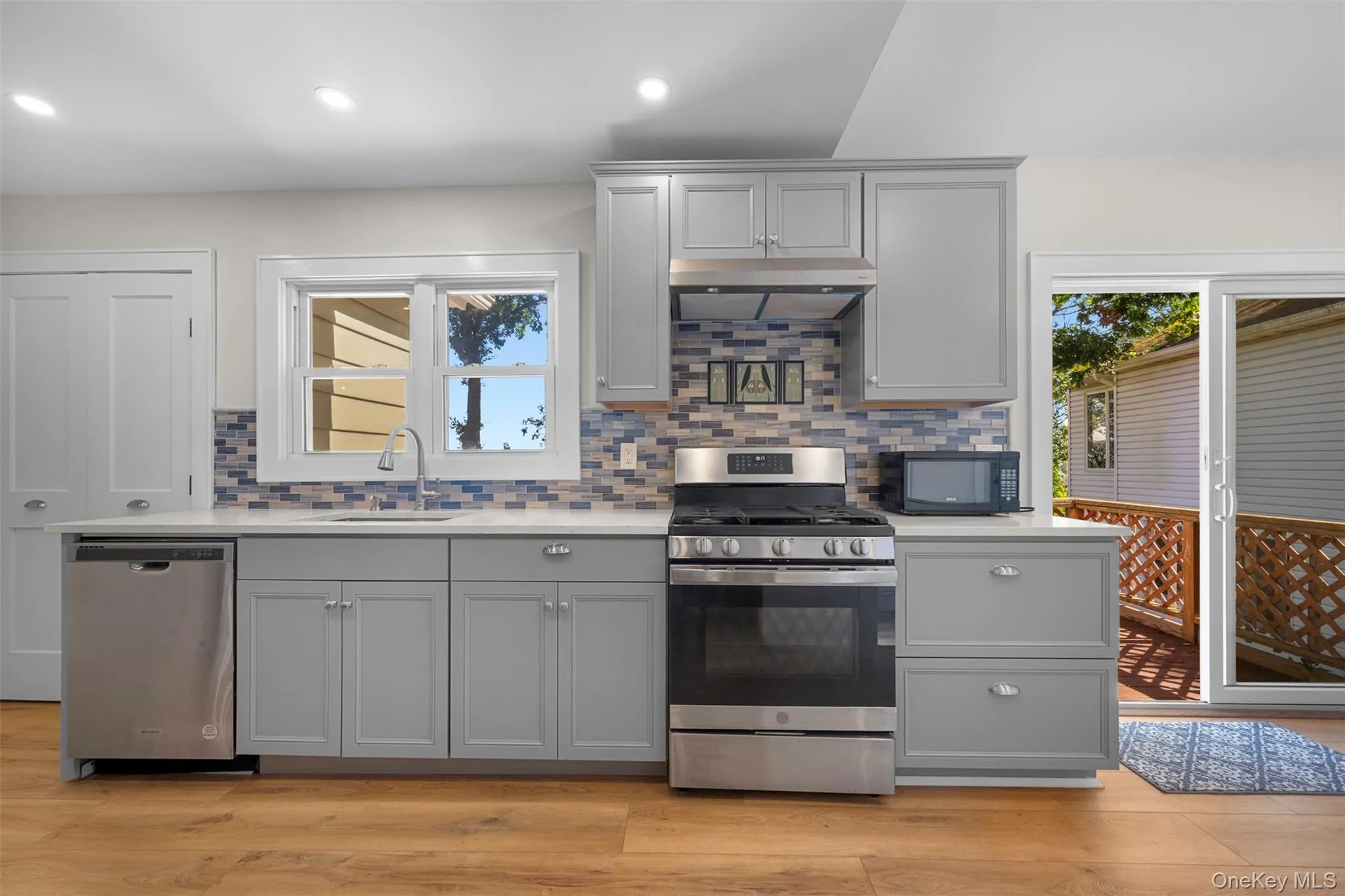 171 Taft Crescent, Huntington, NY, 1 Bedroom Bedrooms, 5 Room Rooms,1 BathroomBathrooms,Residential Lease,For Rent,Taft,0,1051524 171 Taft Crescent, Huntington, NY, 1 Bedroom Bedrooms, 5 Room Rooms,1 BathroomBathrooms,Residential Lease,For Rent,Taft,0,1051524