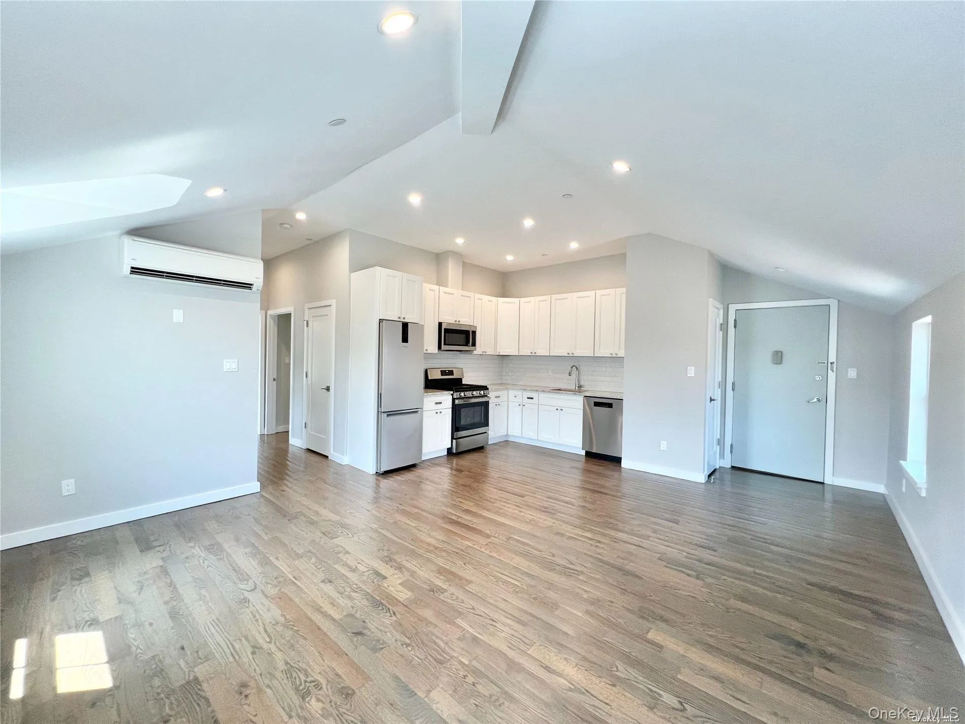 56-75 136TH Street, New York, NY, 2 Bedrooms Bedrooms, 5 Rooms Rooms,2 BathroomsBathrooms,Residential,For Rent,136TH,0,1051526 56-75 136TH Street, New York, NY, 2 Bedrooms Bedrooms, 5 Rooms Rooms,2 BathroomsBathrooms,Residential,For Rent,136TH,0,1051526
