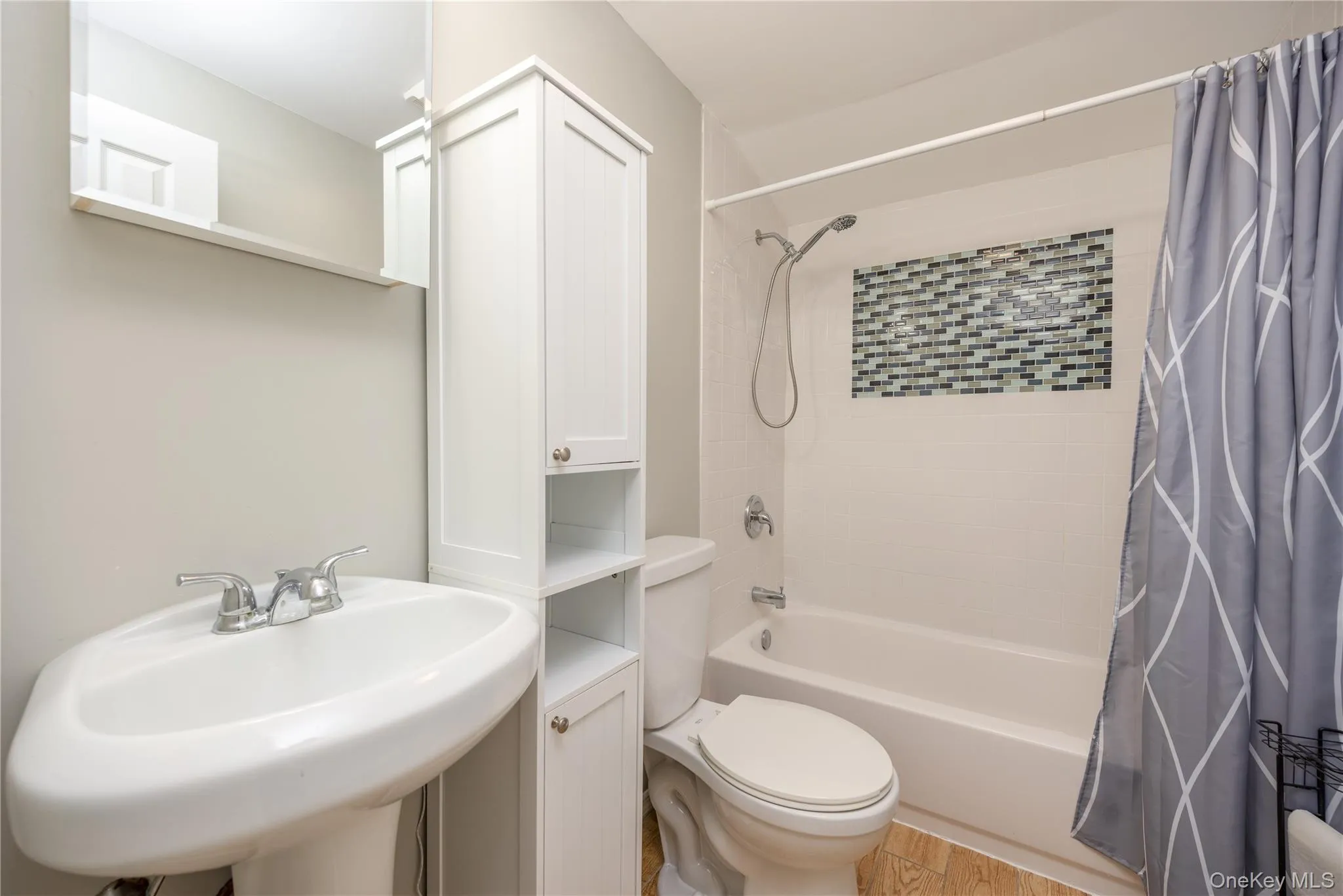 7 Virginia Street, Clarkstown, NY, 6 Bedrooms Bedrooms, 10 Rooms Rooms,3 BathroomsBathrooms,Residential,For Rent,Virginia,0,1051534 7 Virginia Street, Clarkstown, NY, 6 Bedrooms Bedrooms, 10 Rooms Rooms,3 BathroomsBathrooms,Residential,For Rent,Virginia,0,1051534