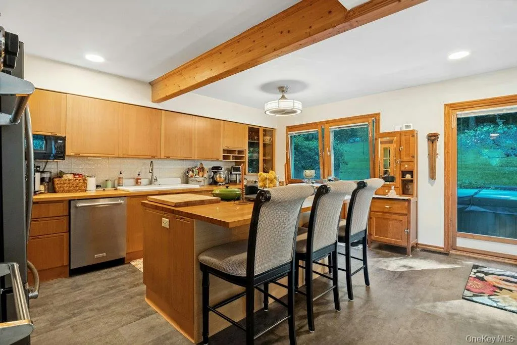 12 Deer Ridge Road, Bedford, NY, 3 Bedrooms Bedrooms, 8 Rooms Rooms,2 BathroomsBathrooms,Residential,For Rent,Deer Ridge,0,1051540 12 Deer Ridge Road, Bedford, NY, 3 Bedrooms Bedrooms, 8 Rooms Rooms,2 BathroomsBathrooms,Residential,For Rent,Deer Ridge,0,1051540