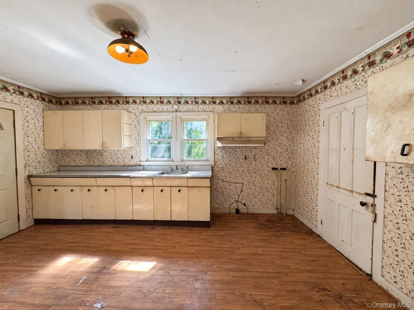 571 Main Street, Cairo, NY, 3 Bedrooms Bedrooms, 6 Rooms Rooms,1 BathroomBathrooms,Residential,For Rent,Main,0,1051545 571 Main Street, Cairo, NY, 3 Bedrooms Bedrooms, 6 Rooms Rooms,1 BathroomBathrooms,Residential,For Rent,Main,0,1051545