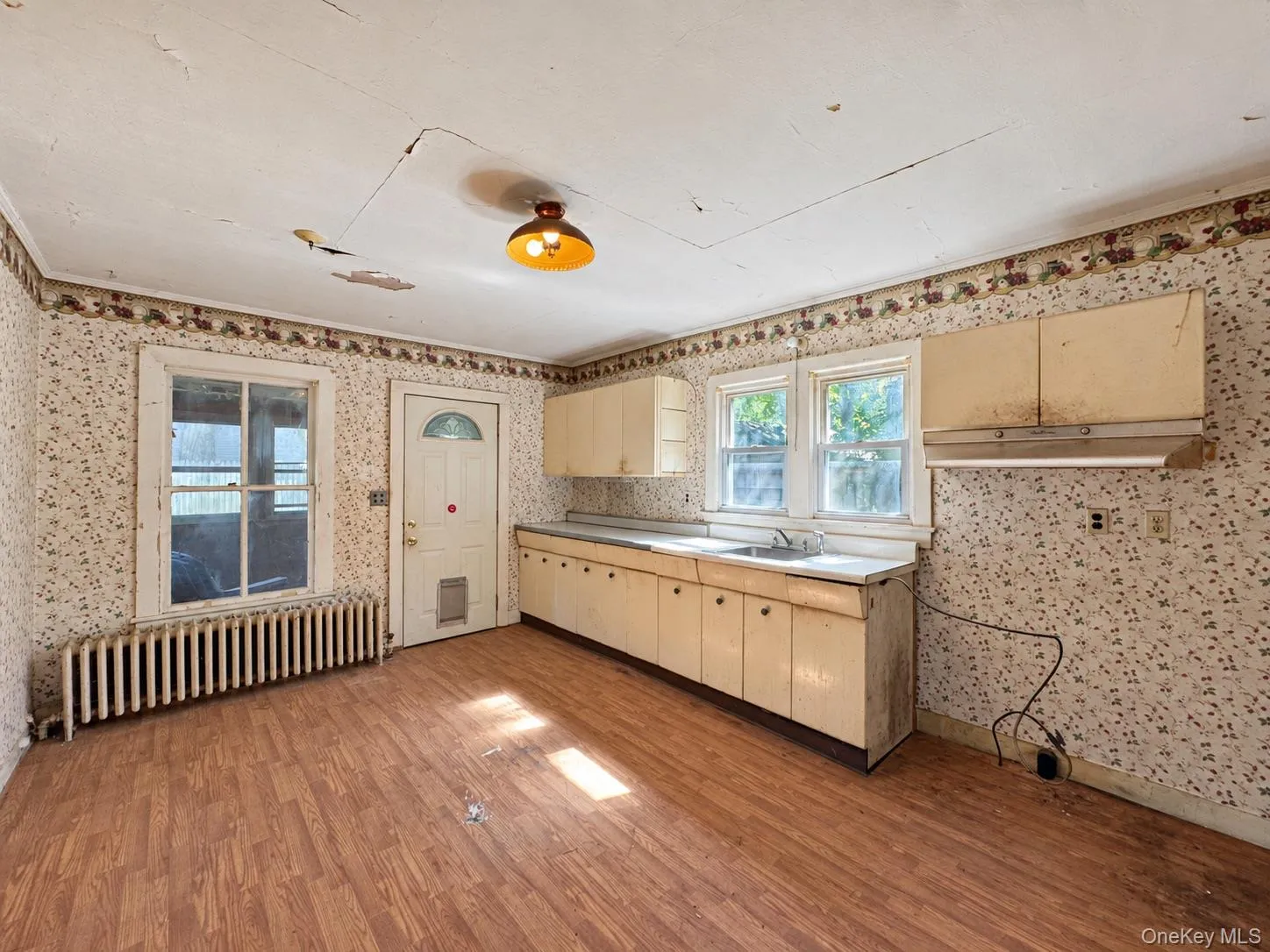 571 Main Street, Cairo, NY, 3 Bedrooms Bedrooms, 6 Rooms Rooms,1 BathroomBathrooms,Residential,For Rent,Main,0,1051545 571 Main Street, Cairo, NY, 3 Bedrooms Bedrooms, 6 Rooms Rooms,1 BathroomBathrooms,Residential,For Rent,Main,0,1051545