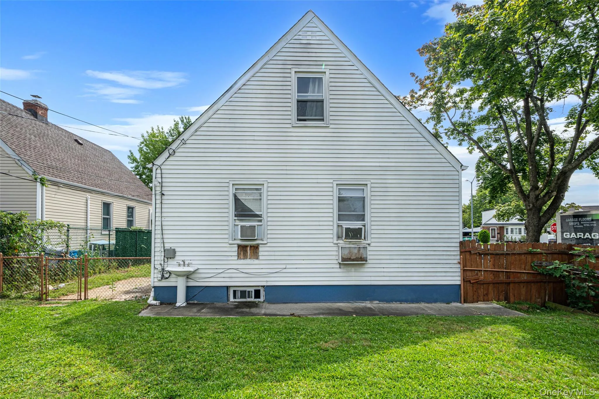 26903 Union Turnpike, New York, NY, 4 Bedrooms Bedrooms, 5 Rooms Rooms,3 BathroomsBathrooms,Residential,For Rent,Union,0,1051556 26903 Union Turnpike, New York, NY, 4 Bedrooms Bedrooms, 5 Rooms Rooms,3 BathroomsBathrooms,Residential,For Rent,Union,0,1051556