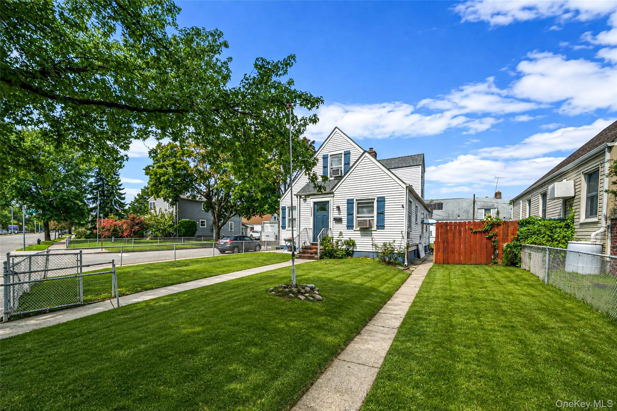 26903 Union Turnpike, New York, NY, 4 Bedrooms Bedrooms, 5 Rooms Rooms,3 BathroomsBathrooms,Residential,For Rent,Union,0,1051556 26903 Union Turnpike, New York, NY, 4 Bedrooms Bedrooms, 5 Rooms Rooms,3 BathroomsBathrooms,Residential,For Rent,Union,0,1051556