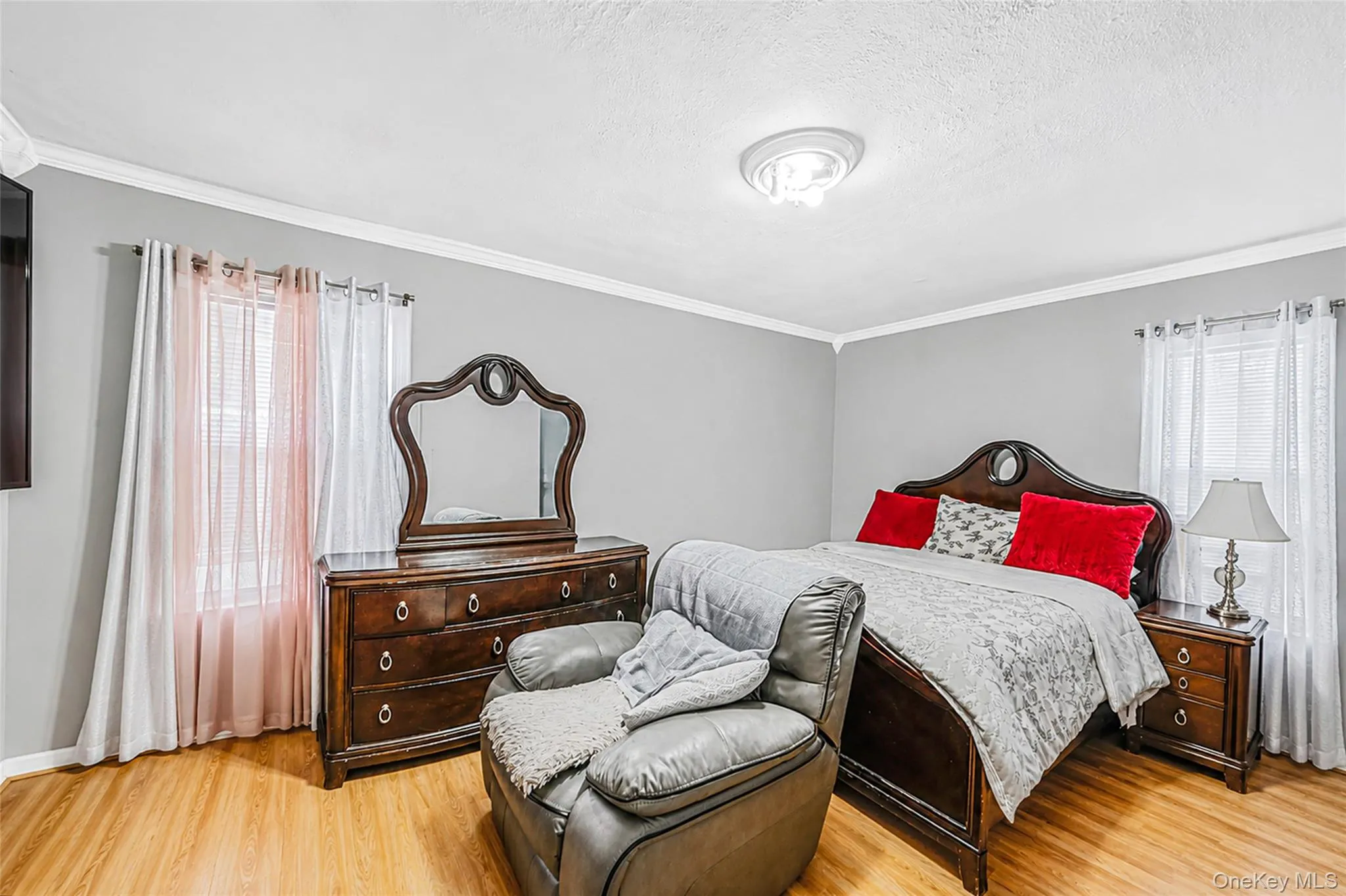 26903 Union Turnpike, New York, NY, 4 Bedrooms Bedrooms, 5 Rooms Rooms,3 BathroomsBathrooms,Residential,For Rent,Union,0,1051556 26903 Union Turnpike, New York, NY, 4 Bedrooms Bedrooms, 5 Rooms Rooms,3 BathroomsBathrooms,Residential,For Rent,Union,0,1051556