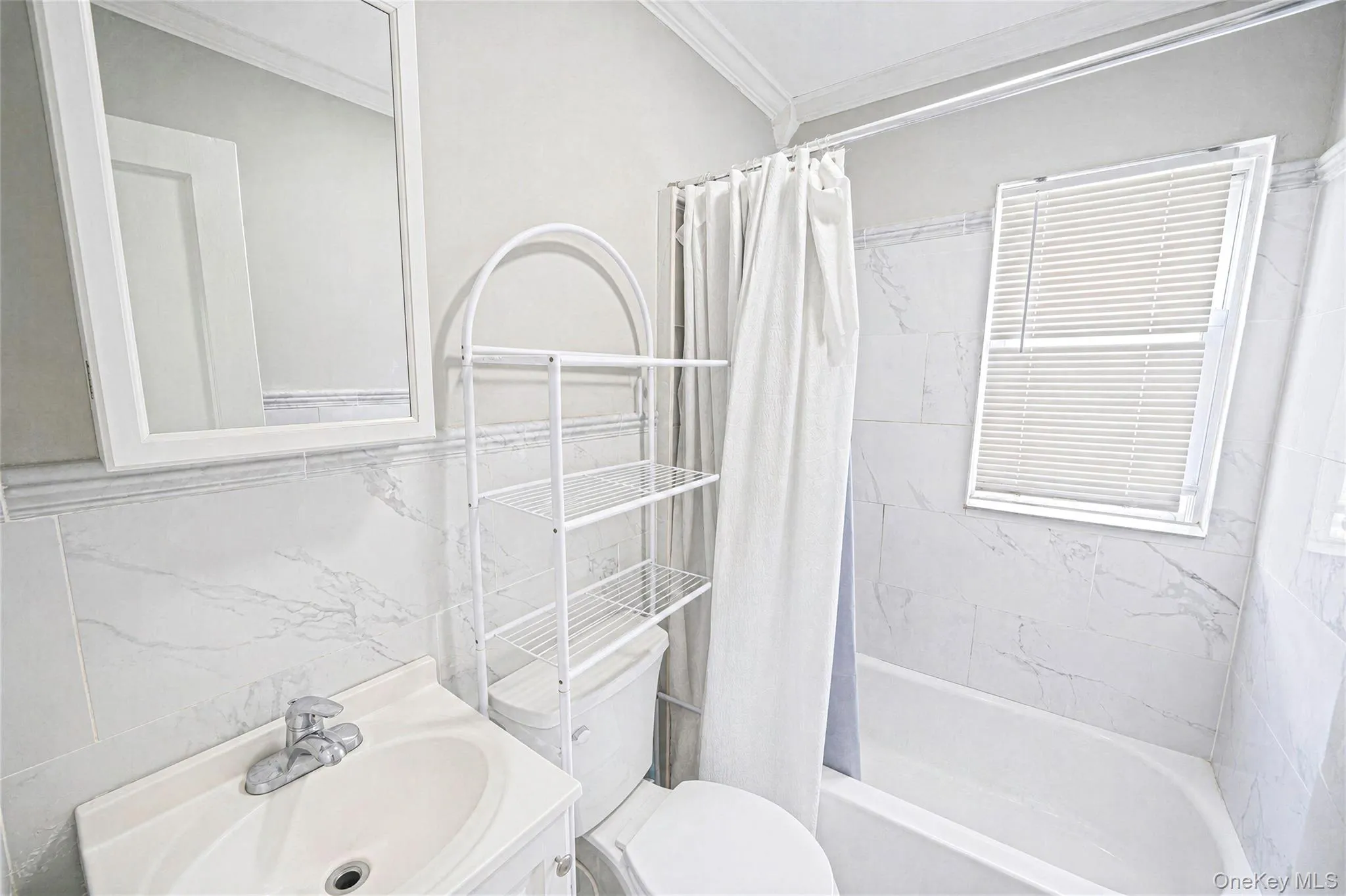 26903 Union Turnpike, New York, NY, 4 Bedrooms Bedrooms, 5 Rooms Rooms,3 BathroomsBathrooms,Residential,For Rent,Union,0,1051556 26903 Union Turnpike, New York, NY, 4 Bedrooms Bedrooms, 5 Rooms Rooms,3 BathroomsBathrooms,Residential,For Rent,Union,0,1051556